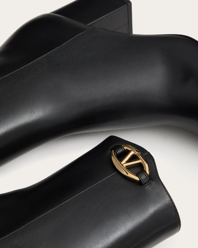 VLOGO CALFSKIN ANKLE BOOTS