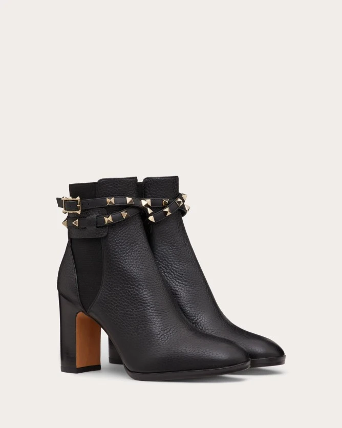 ROCKSTUD GRAINED CALFSKIN STUDDED ANKLE BOOTS
