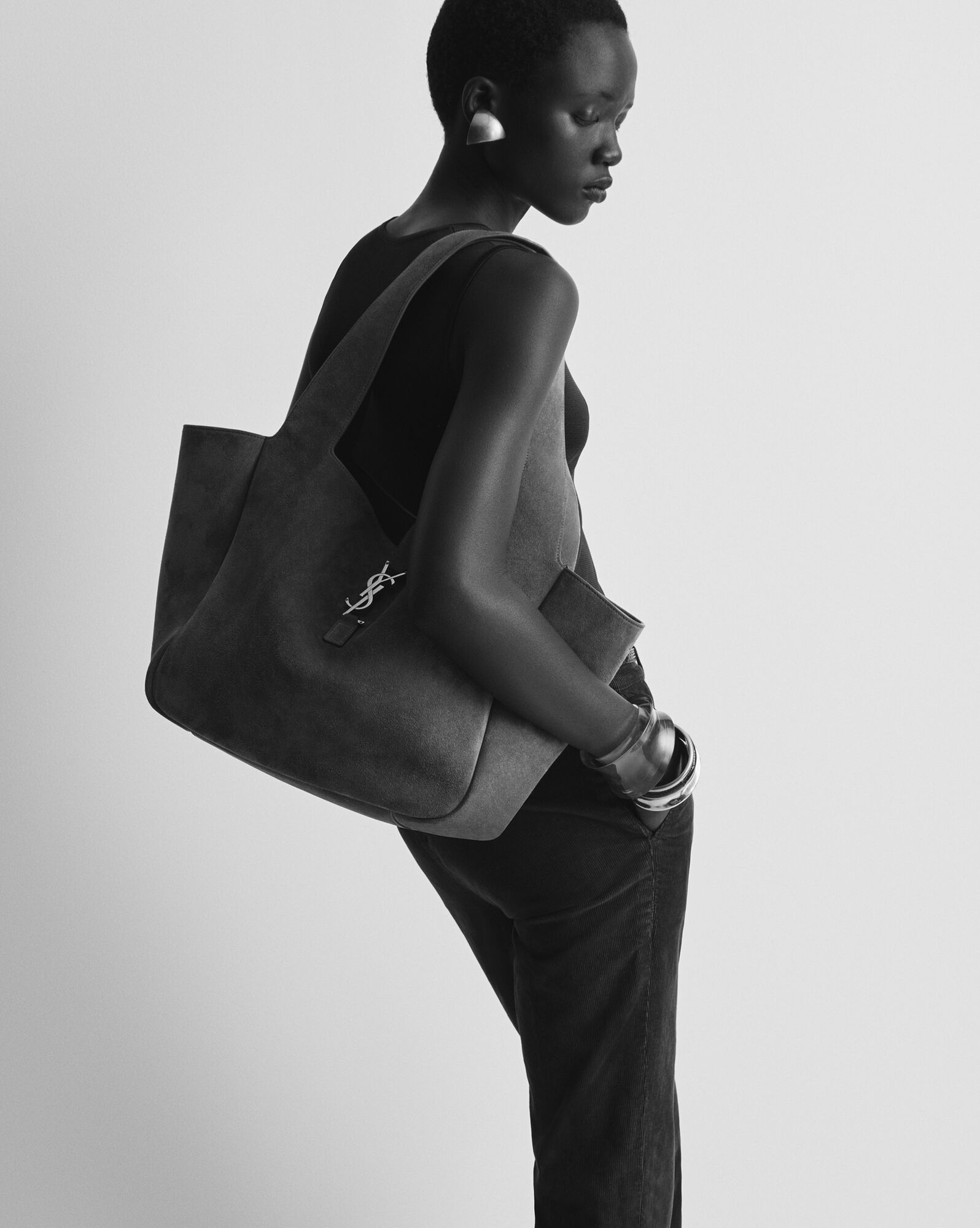 Yves Saint Laurent LE 5 À 7 BEA suede handbag