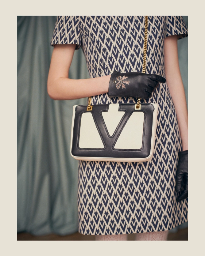 Valentino VIVA SUPERSTAR sheepskin handbag(Small, Medium)