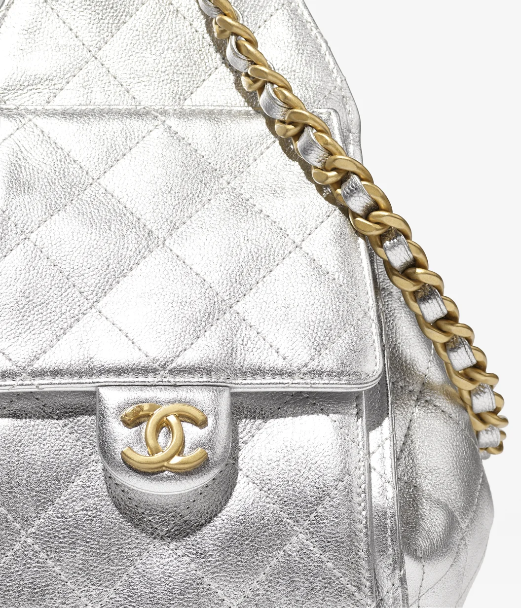Chanel Spring/Summer 2025  CHANEL 25 Small Handbag