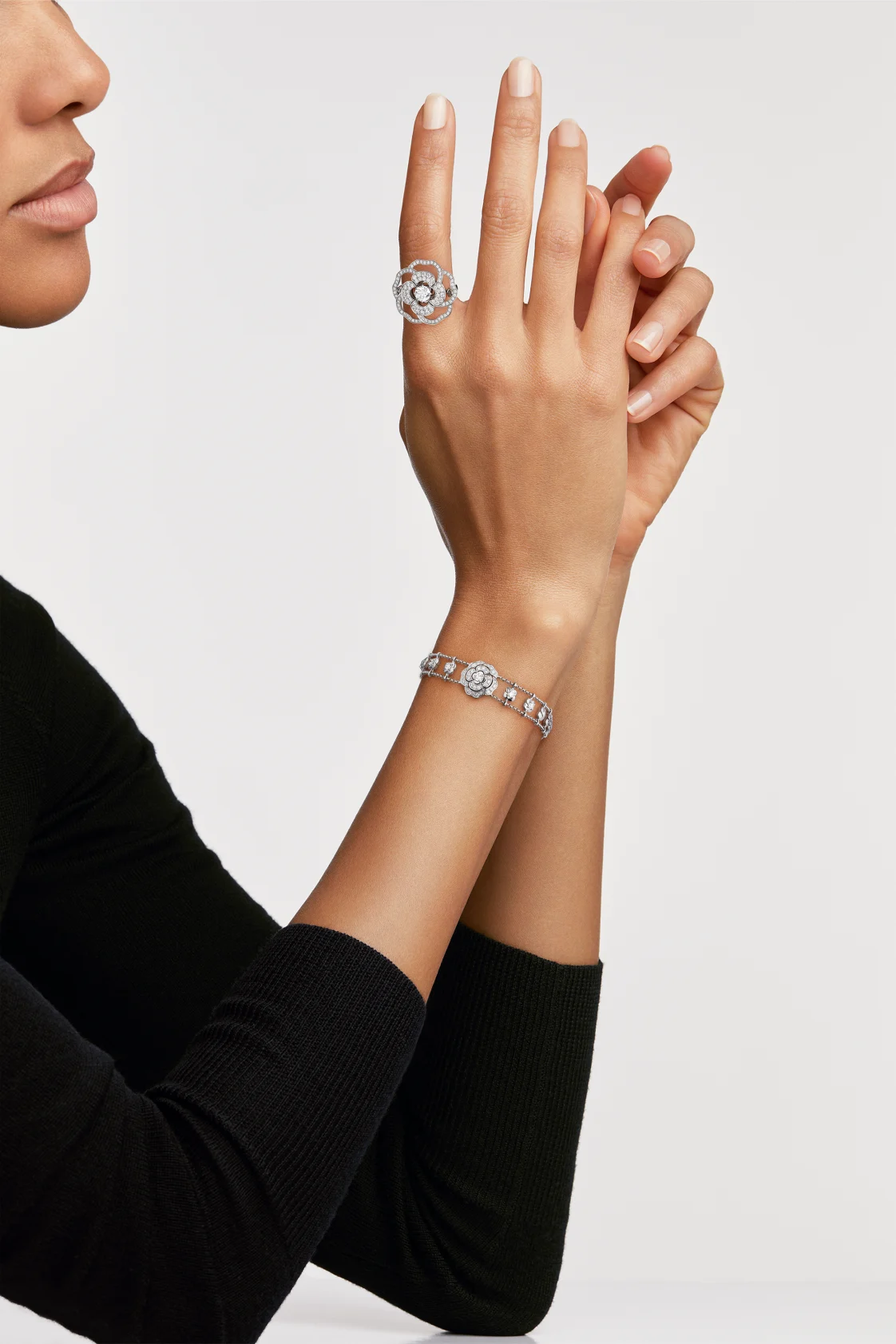 Chanel Bracelet BOUTON DE CAMÉLIA Bracelet