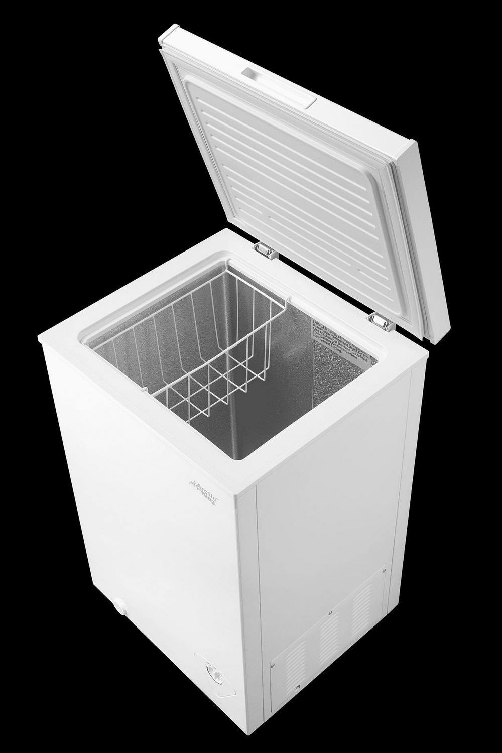 Arctic King 3.5 Cu.ft Chest Freezer, White