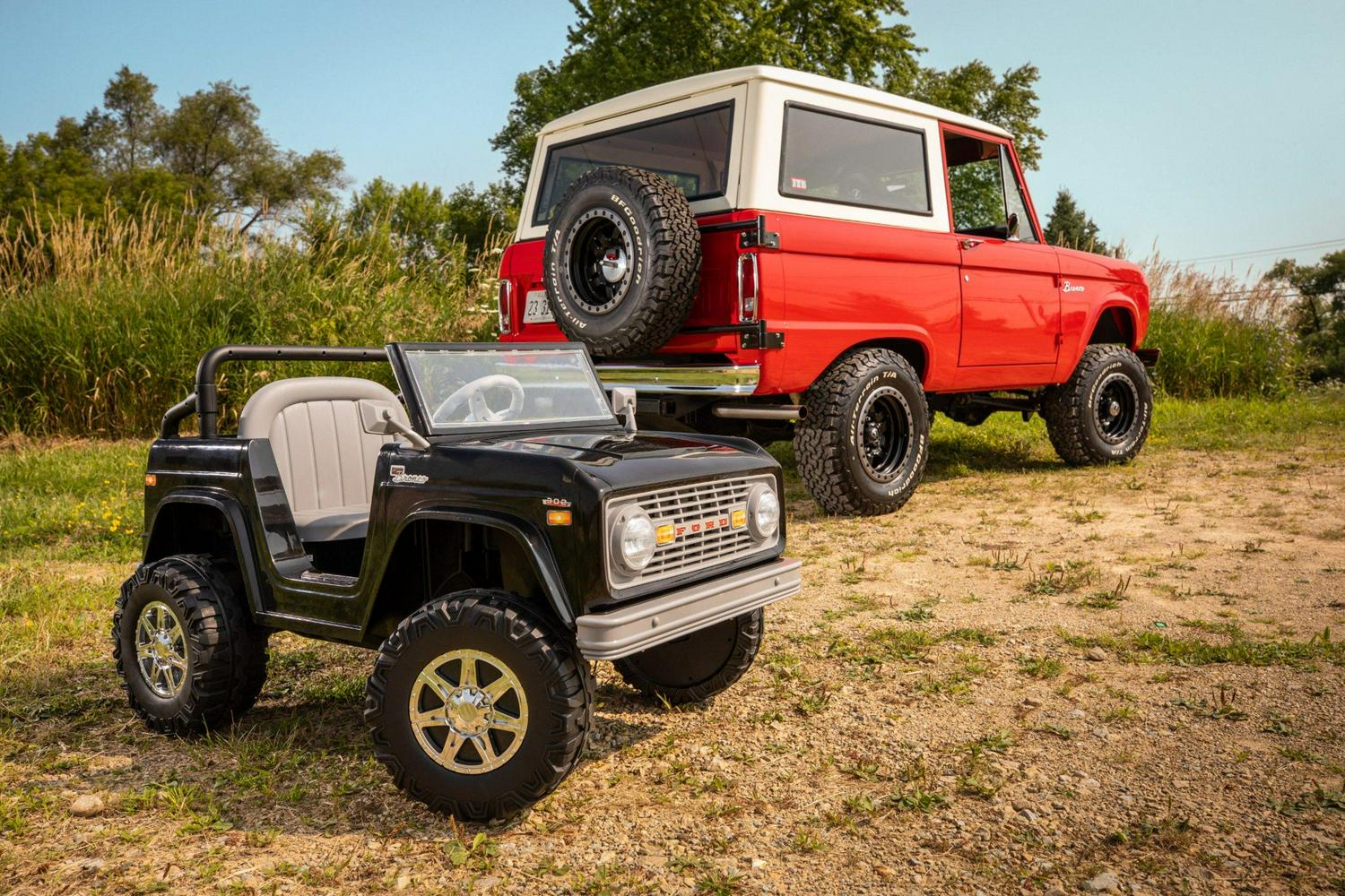 Classic Ford Bronco, 6Volt RideOn Toy by Kid Trax, ages 3 to 5, black