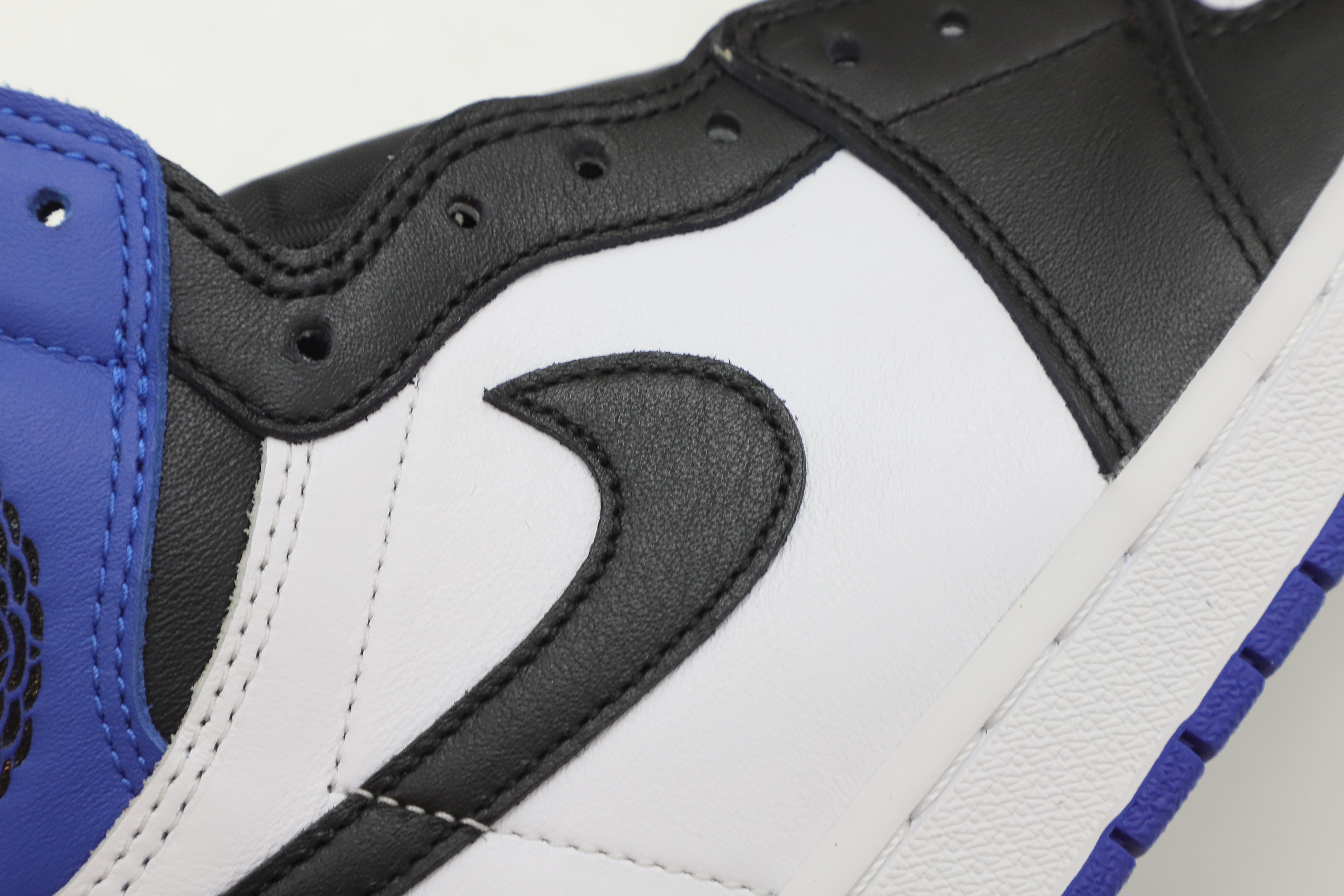 FRAGMENT DESIGN X AIR JORDAN 1 RETRO HIGH