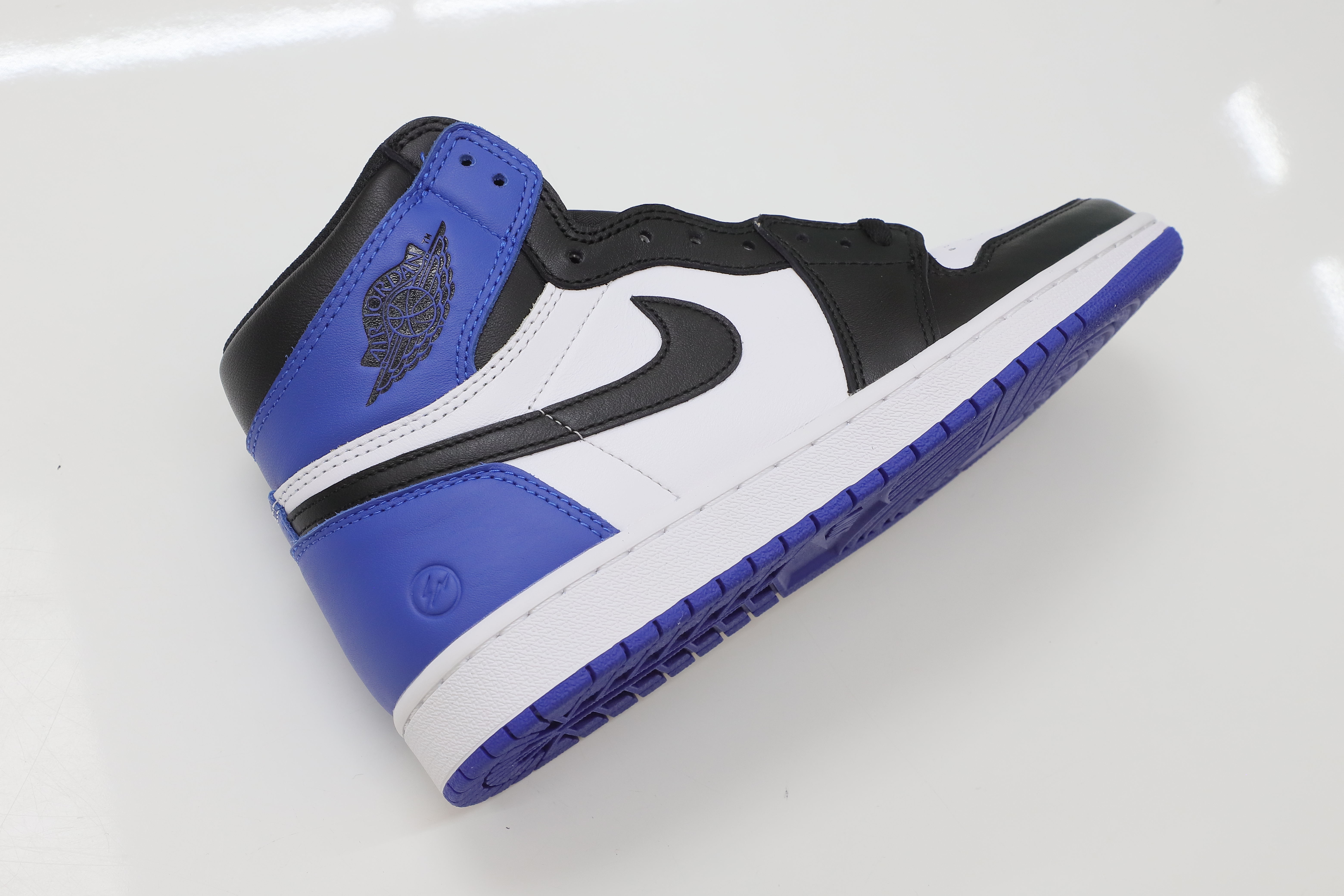 FRAGMENT DESIGN X AIR JORDAN 1 RETRO HIGH