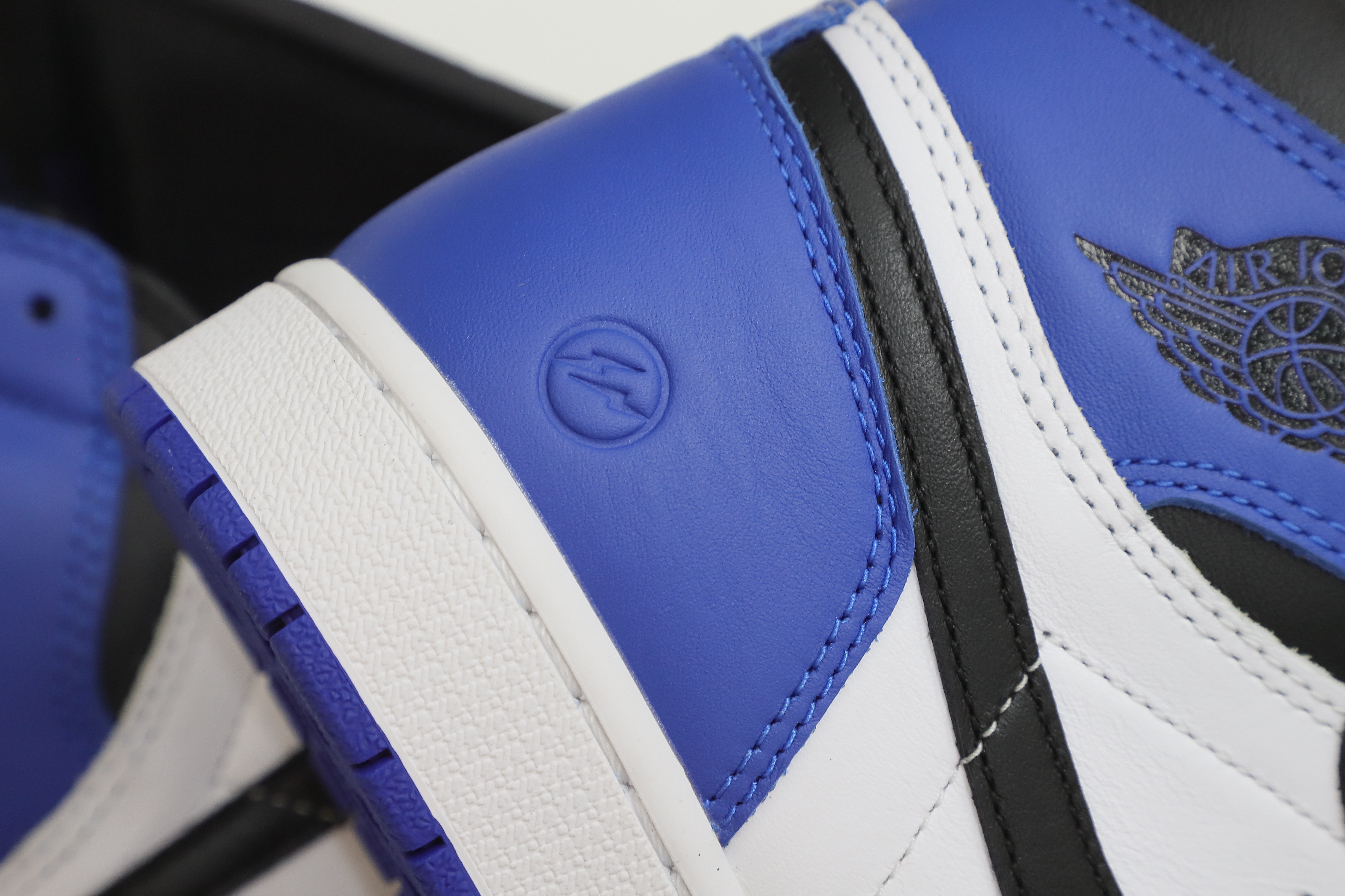 FRAGMENT DESIGN X AIR JORDAN 1 RETRO HIGH