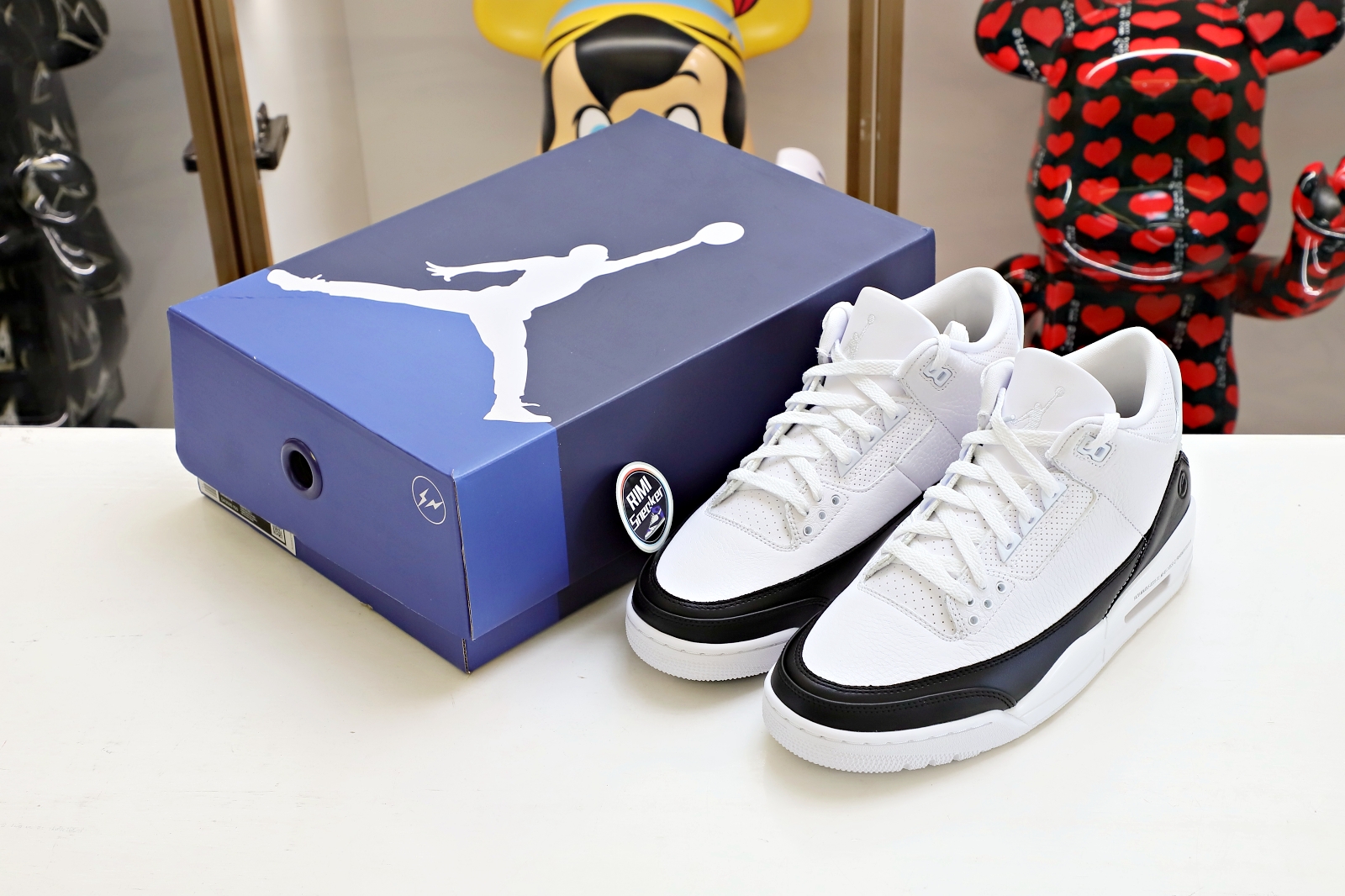 FRAGMENT DESIGN X AIR JORDAN 3 RETRO SP 