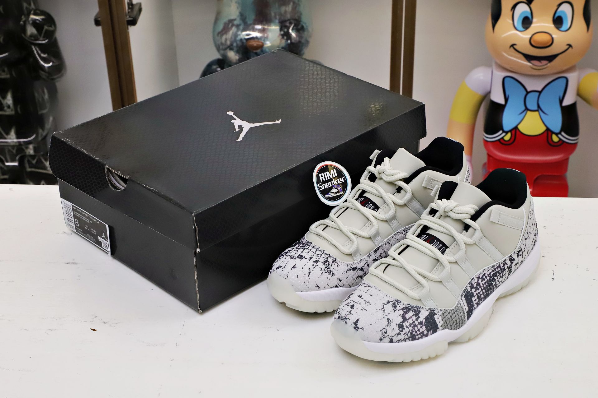 AIR JORDAN 11 LOW SNAKESKIN LIGHT BONE