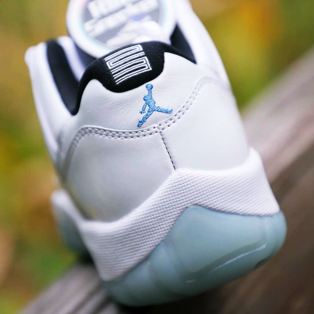 AIR JORDAN 11 RETRO LOW LEGEND BLUE