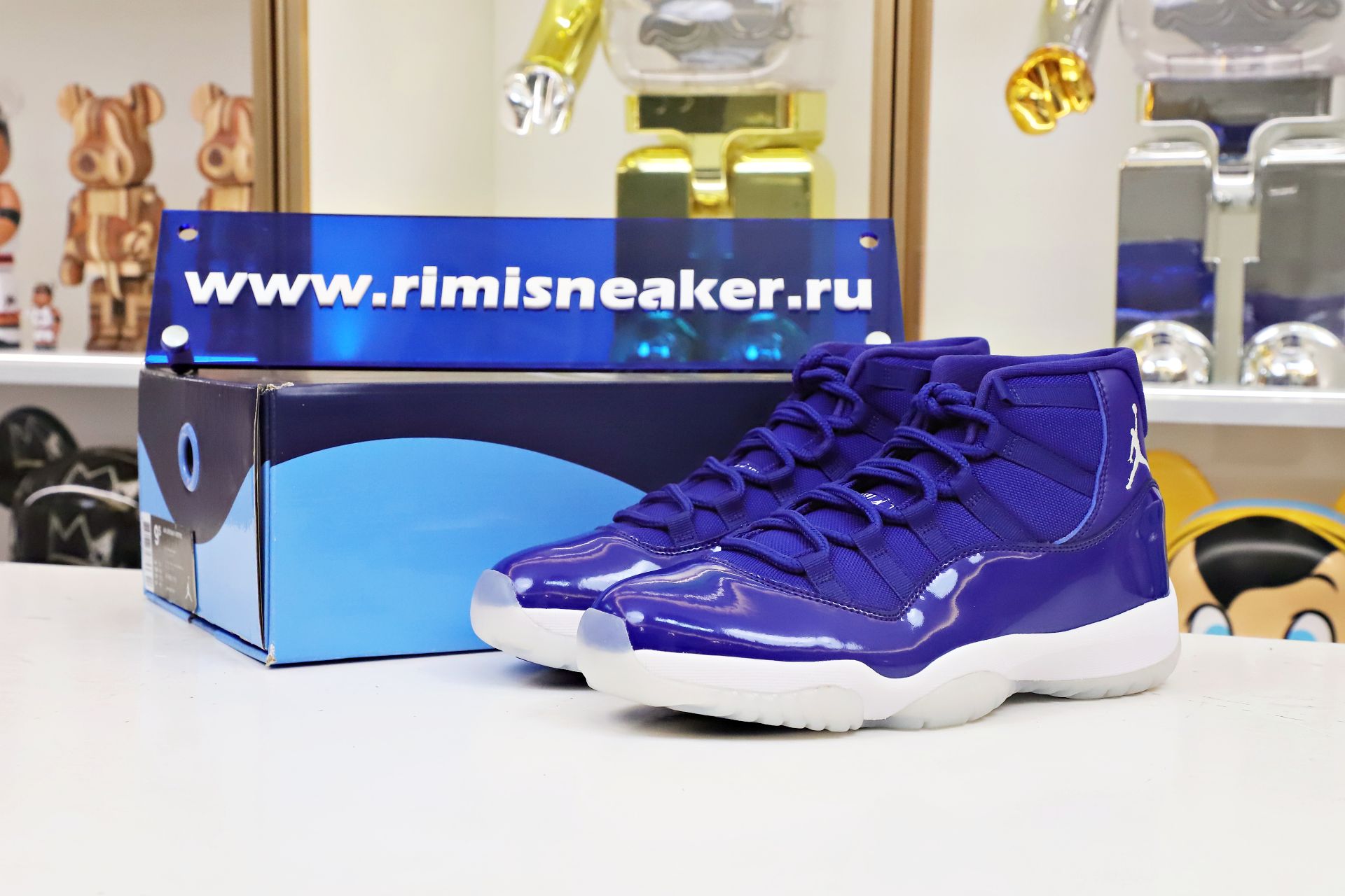 AIR JORDAN 11 ROYAL BLUE