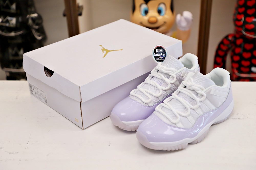 AIR JORDAN 11 LOW PURE VIOLET