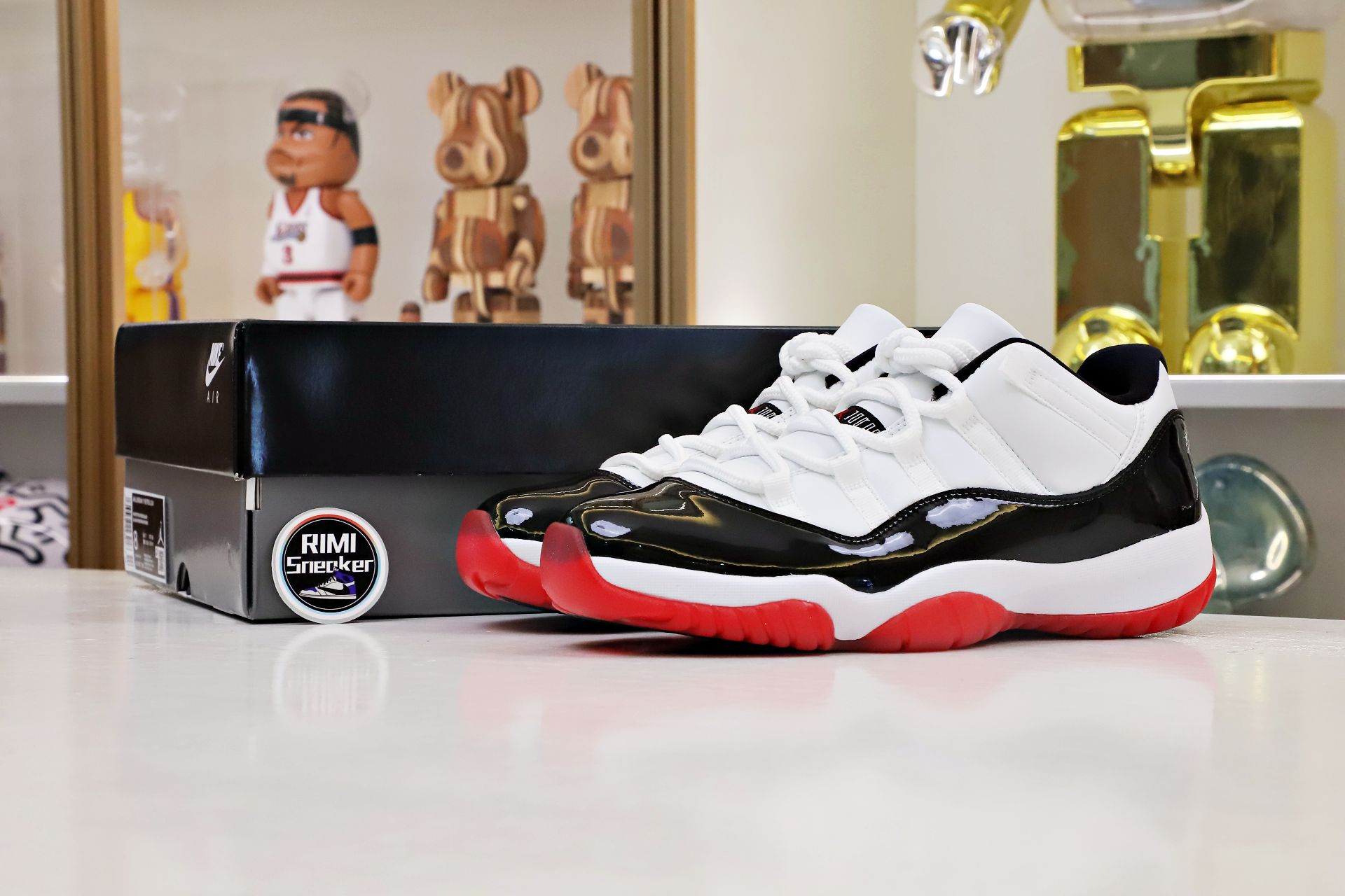 AIR JORDAN 11 LOW WHITE BRED