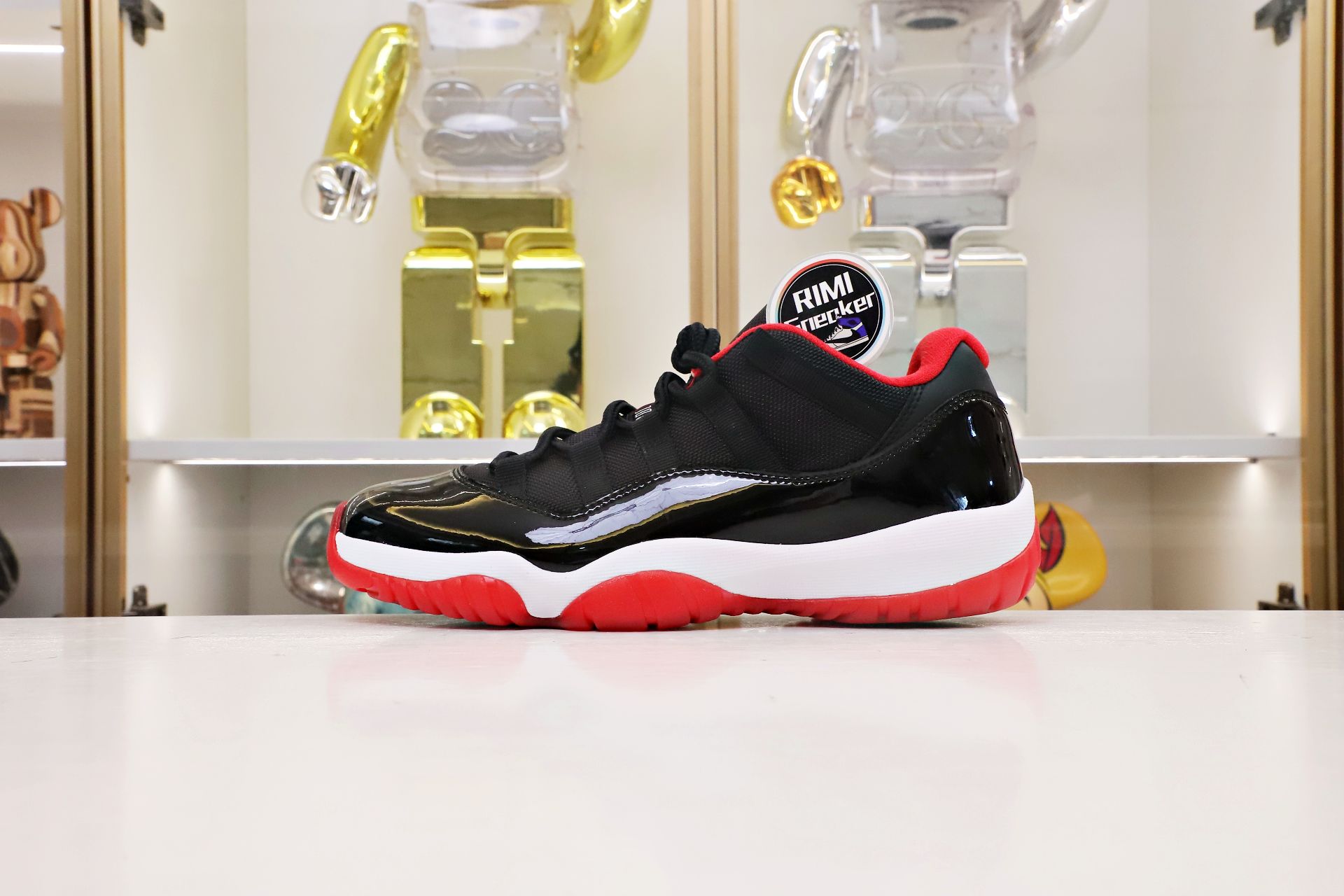 AIR JORDAN 11 RETRO BRED LOW