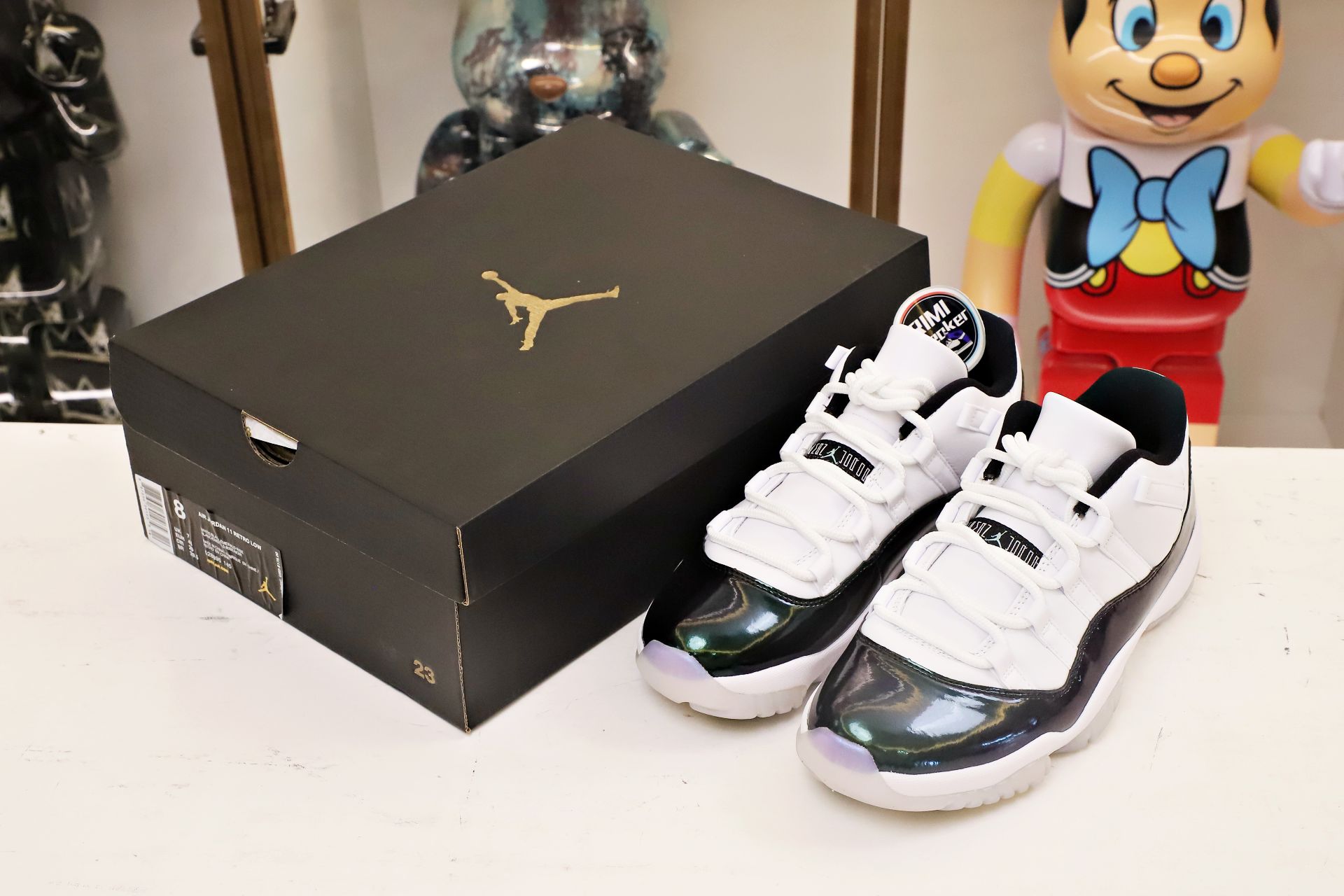 AIR JORDAN 11 LOW EMERALD EASTER