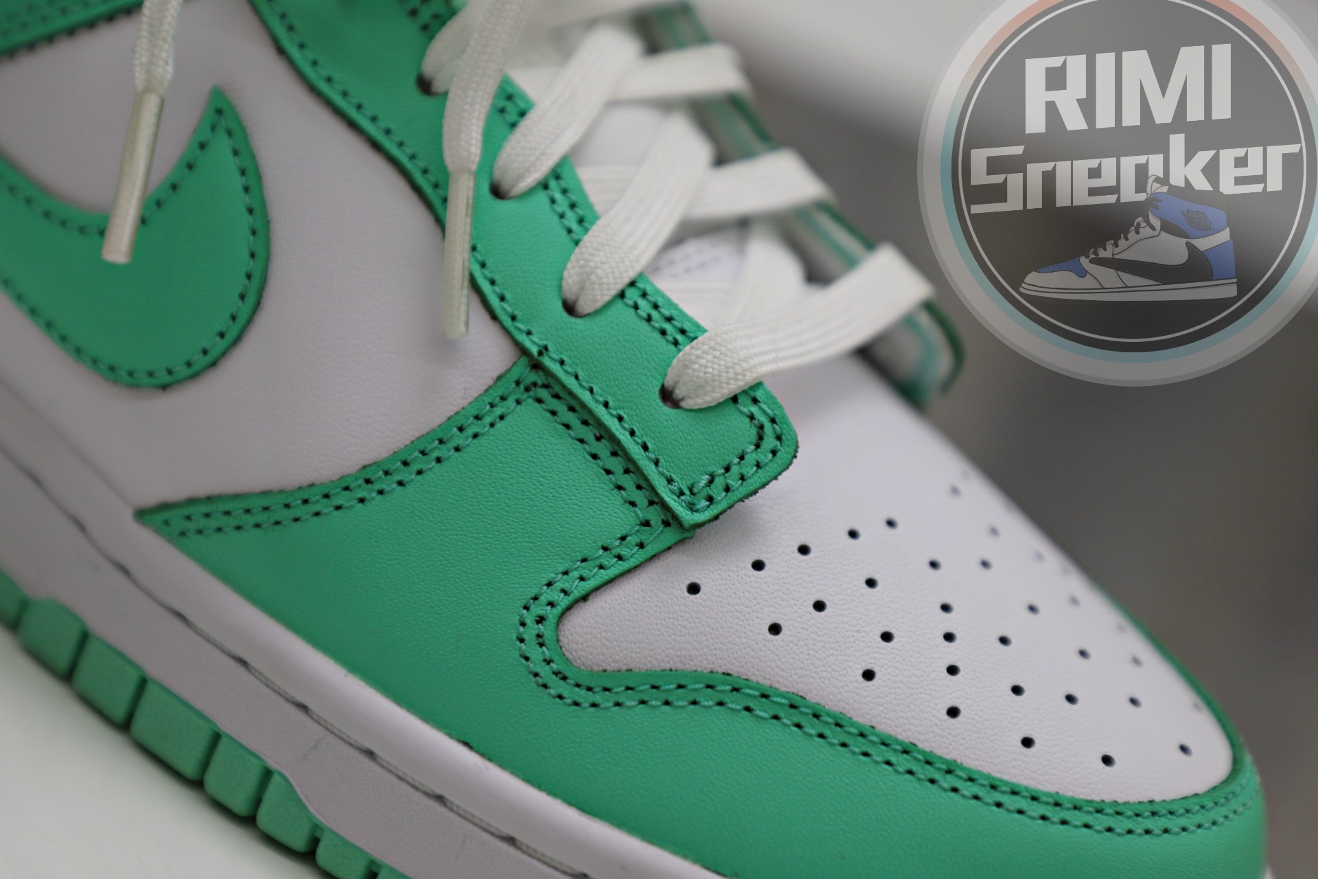 DUNK LOW GREEN GLOW