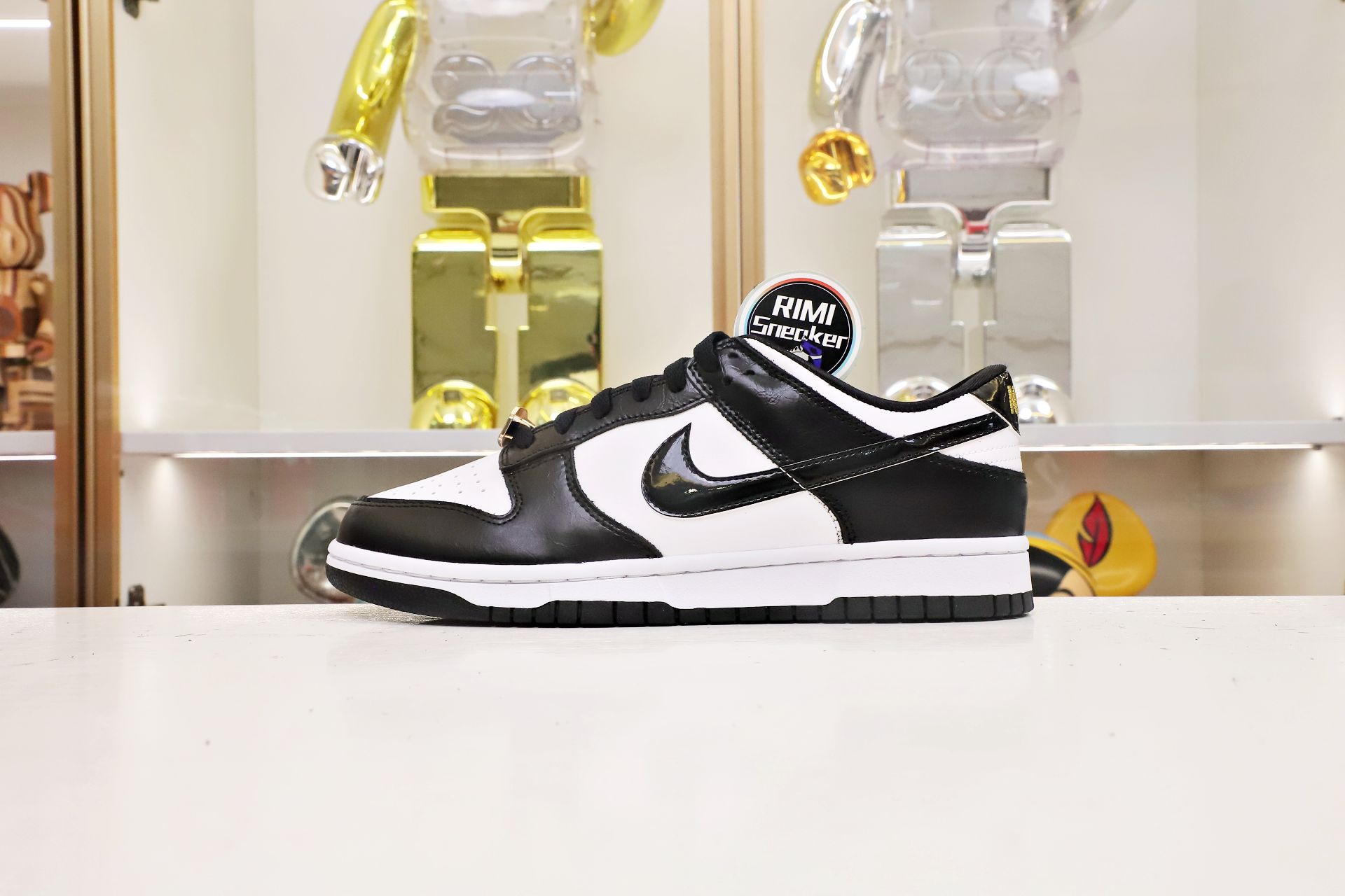 DUNK LOW PANDA 