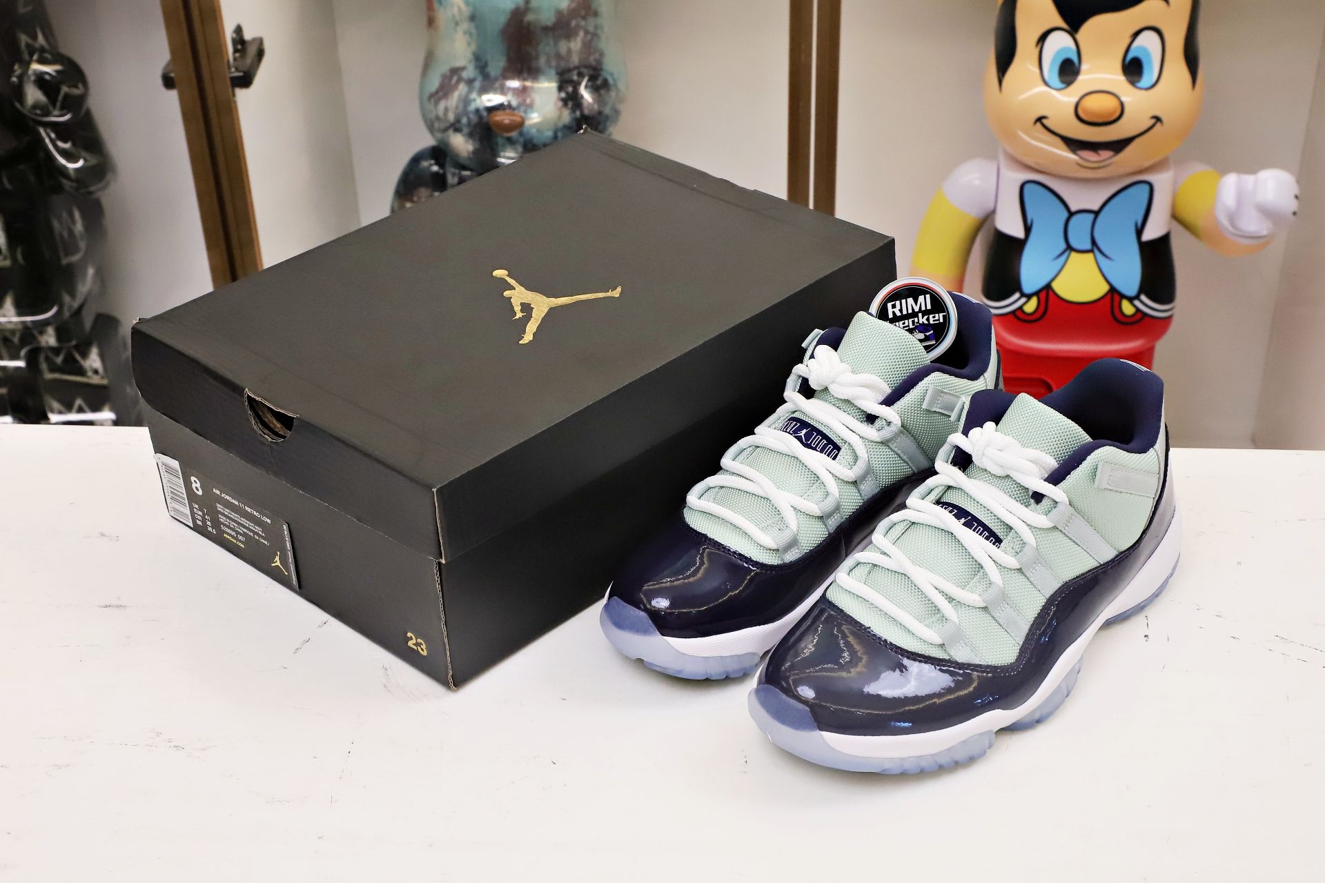 AIR JORDAN 11S RETRO LOW GEORGETOWN