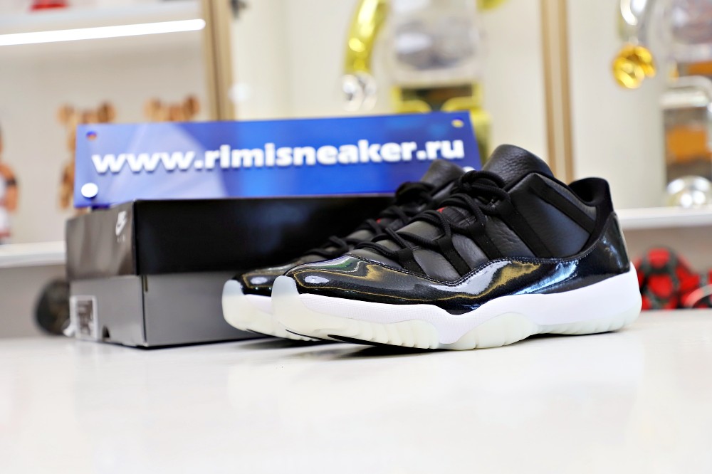 AIR JORDAN 11 RETRO LOW 72-10