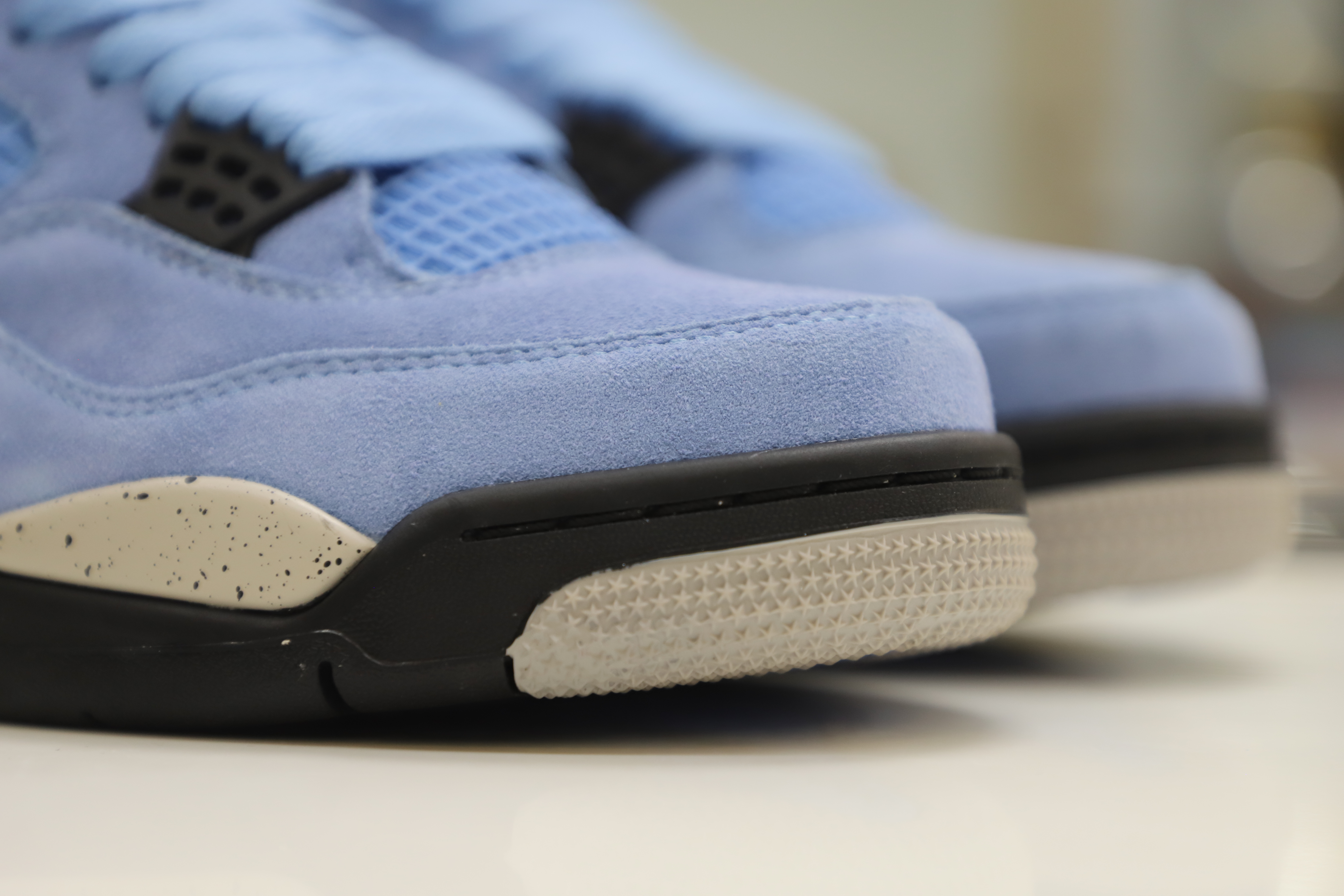 AIR JORDAN 4 UNIVERSITY BLUE