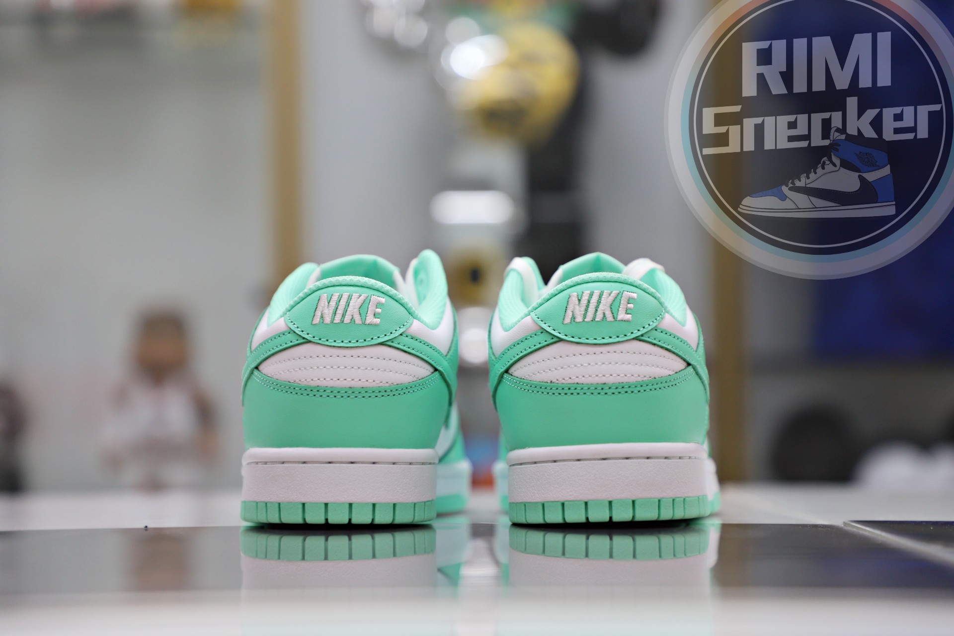 DUNK LOW GREEN GLOW