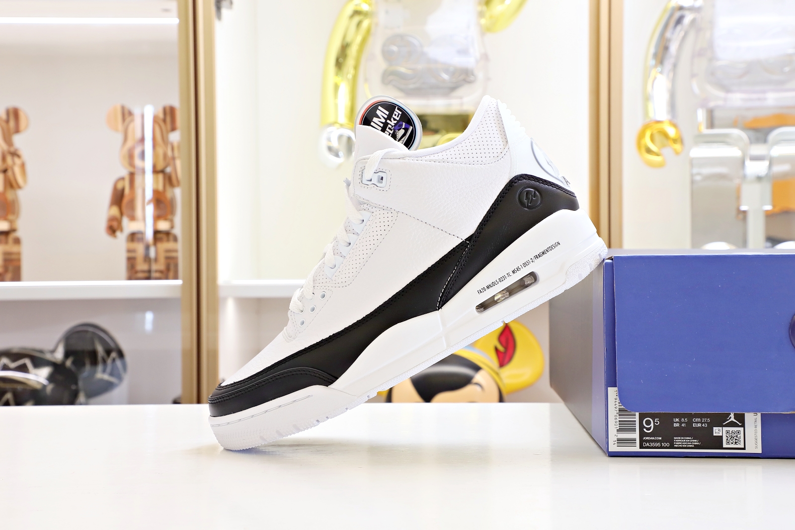 FRAGMENT DESIGN X AIR JORDAN 3 RETRO SP 