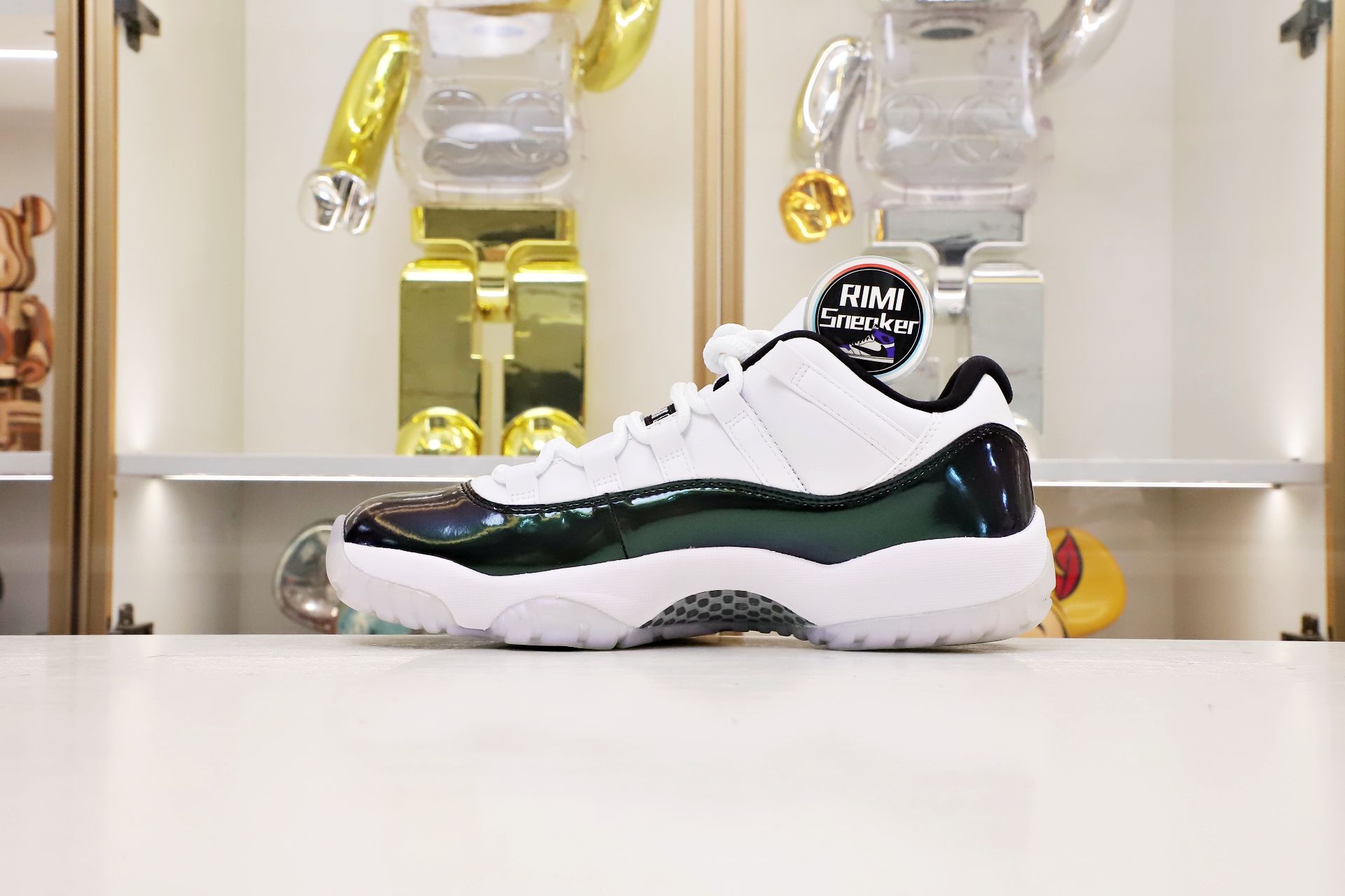 AIR JORDAN 11 LOW EMERALD EASTER