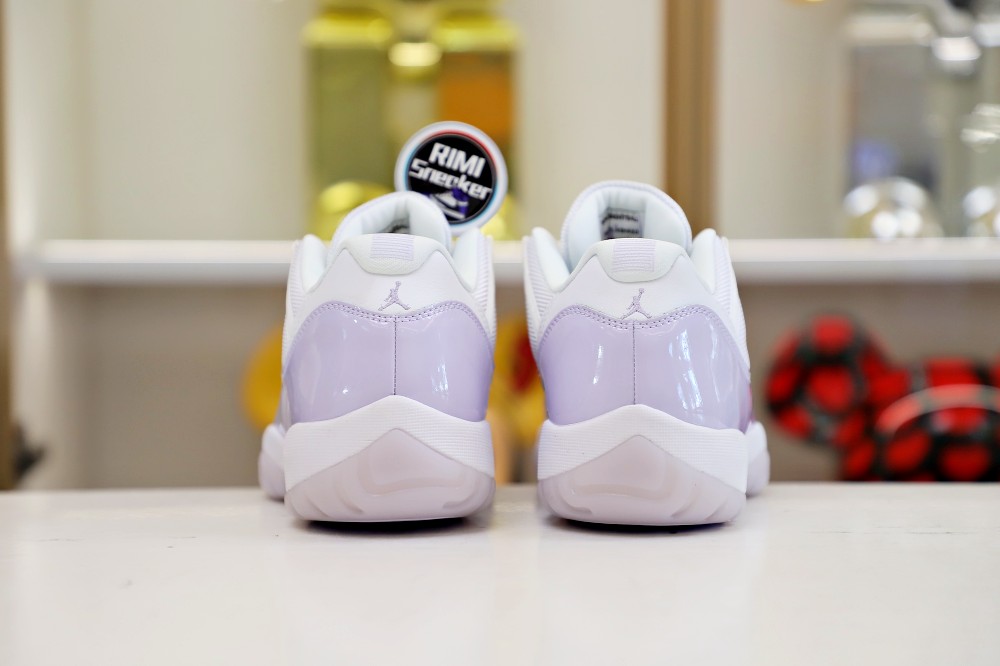 AIR JORDAN 11 LOW PURE VIOLET