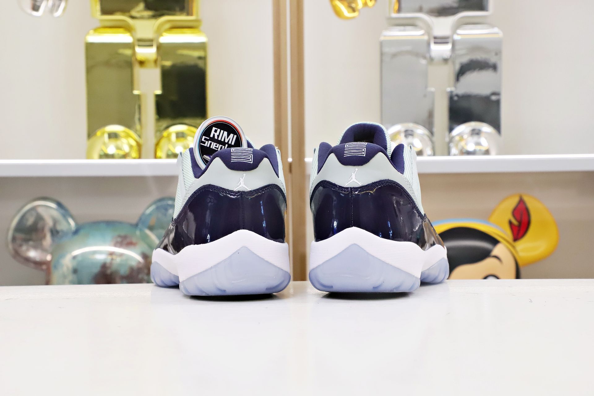 AIR JORDAN 11S RETRO LOW GEORGETOWN