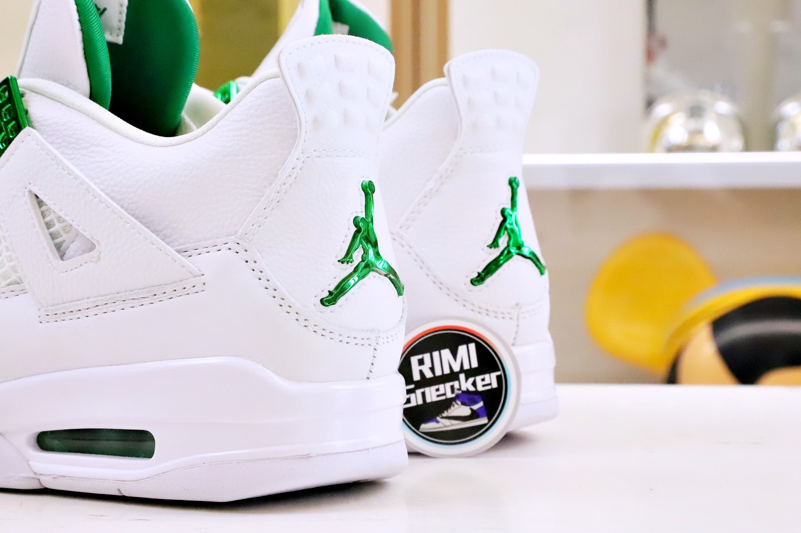 AIR JORDAN 4 RETRO"GREEN METALLIC"