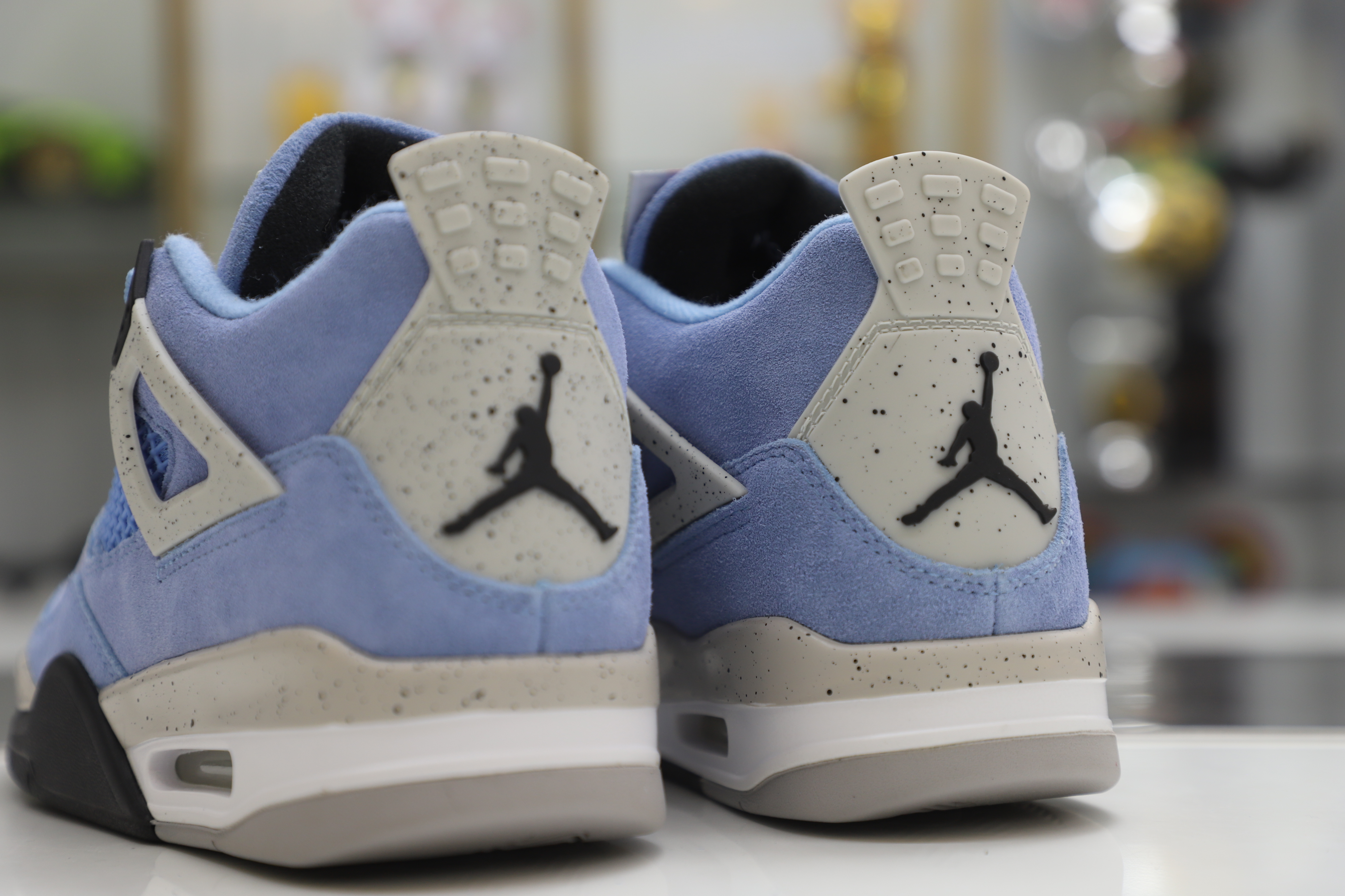 AIR JORDAN 4 UNIVERSITY BLUE