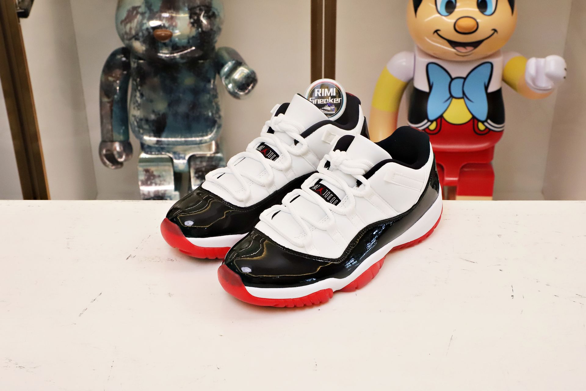 AIR JORDAN 11 LOW WHITE BRED