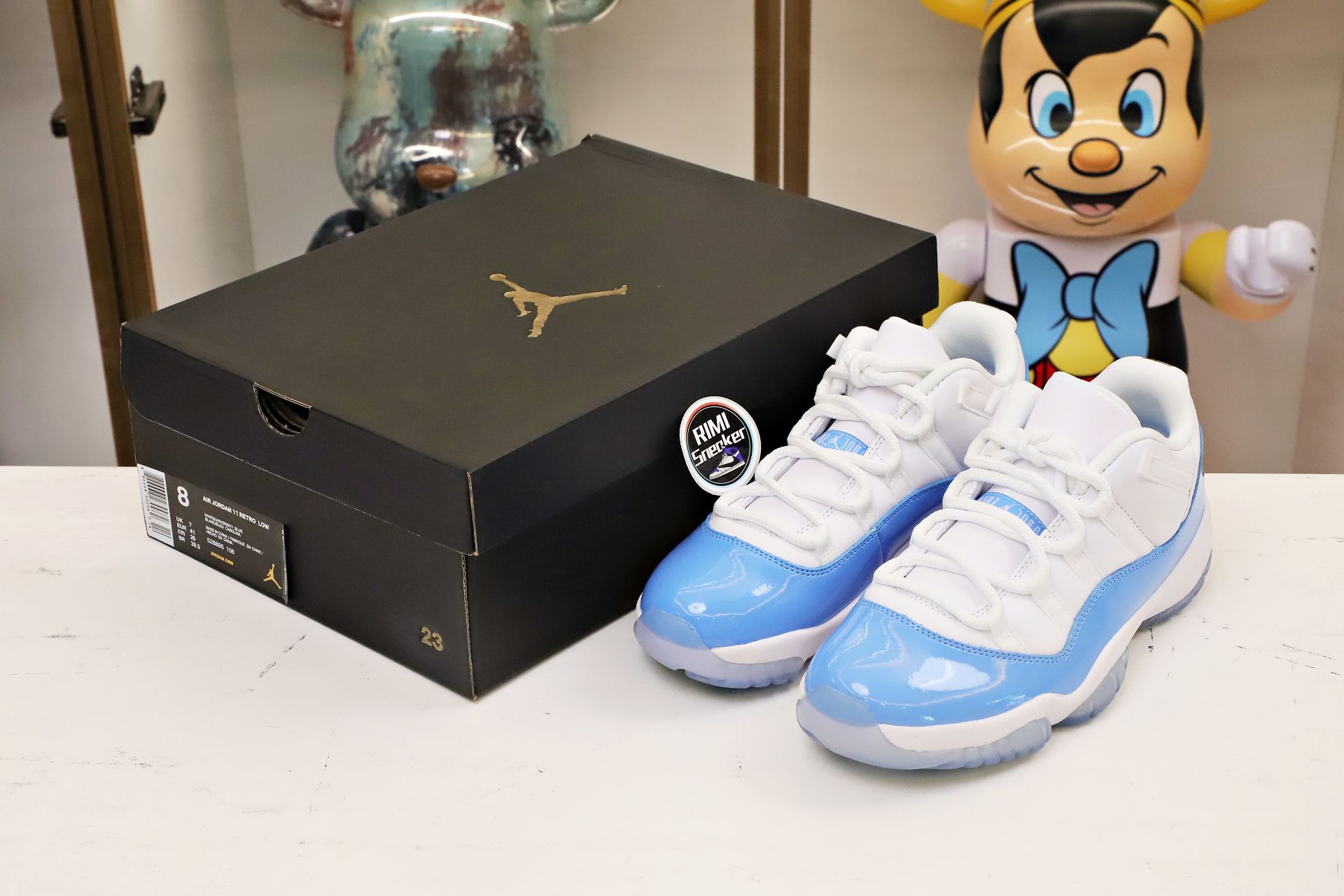 AIR JORDAN 11 LOW COLUMBIA