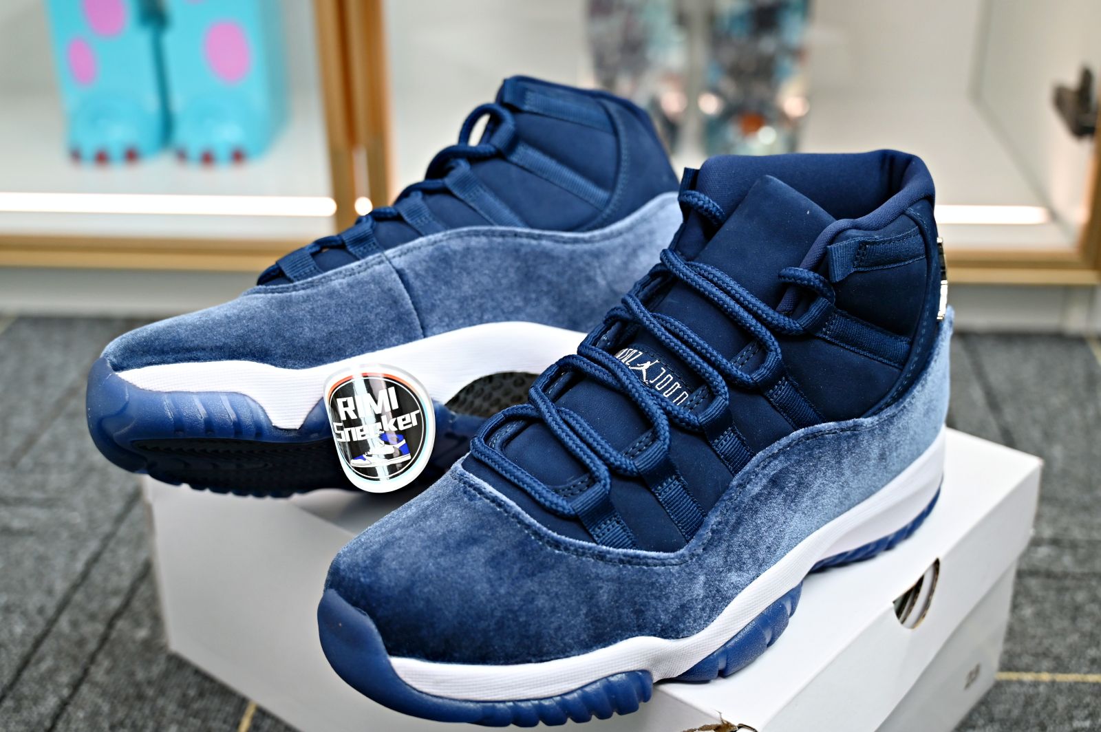 AIR JORDAN 11 RETRO MIDNIGHT NAVY