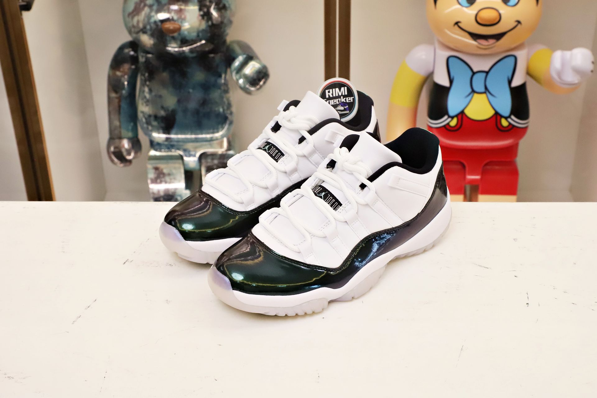 AIR JORDAN 11 LOW EMERALD EASTER