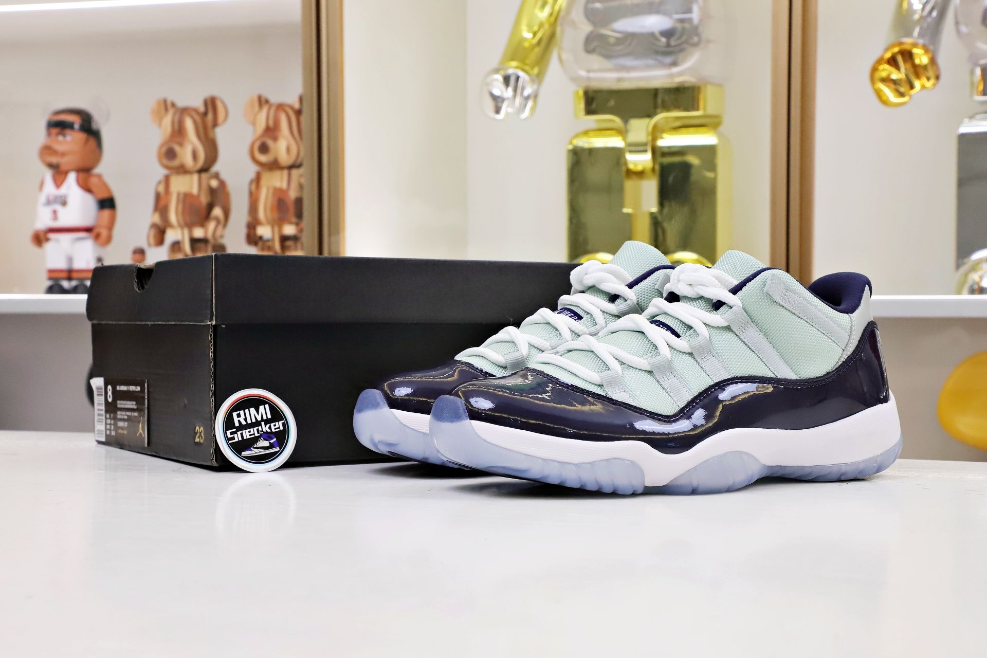 AIR JORDAN 11S RETRO LOW GEORGETOWN