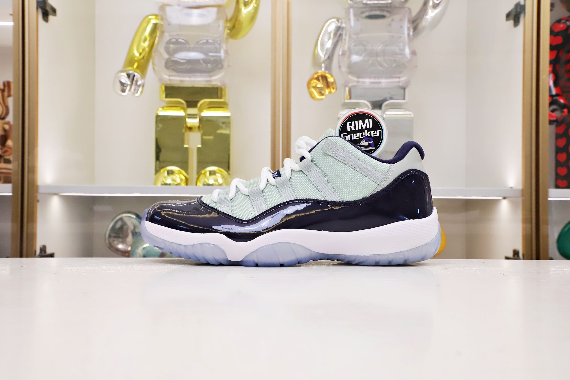 AIR JORDAN 11S RETRO LOW GEORGETOWN