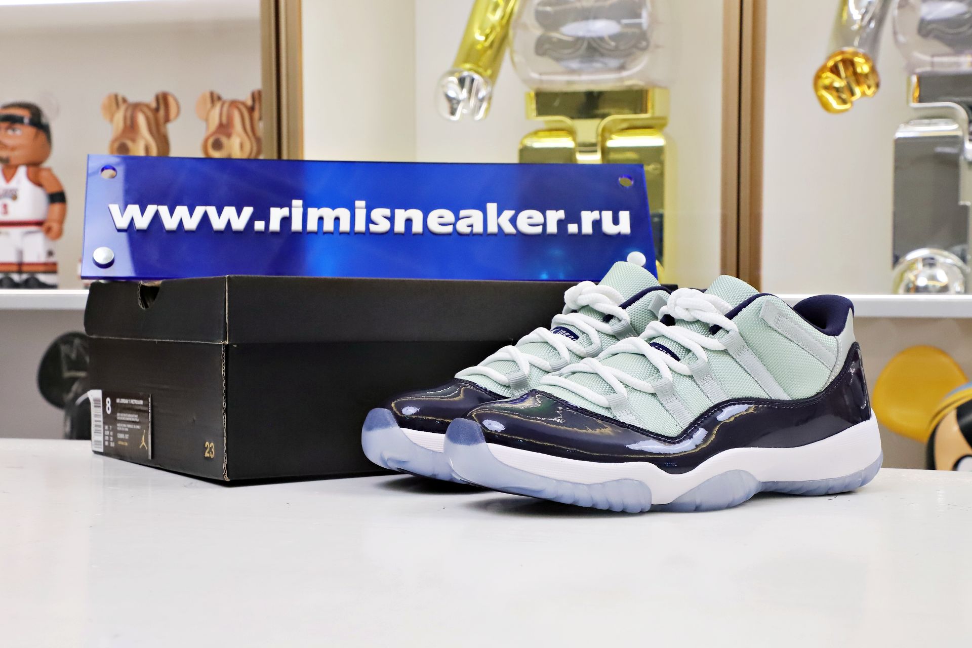 AIR JORDAN 11S RETRO LOW GEORGETOWN