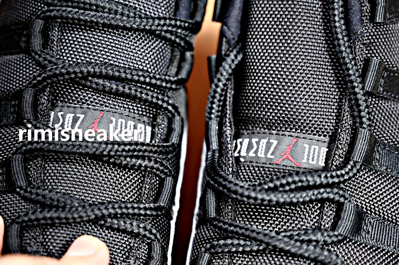 AIR JORDAN 11 RETRO 