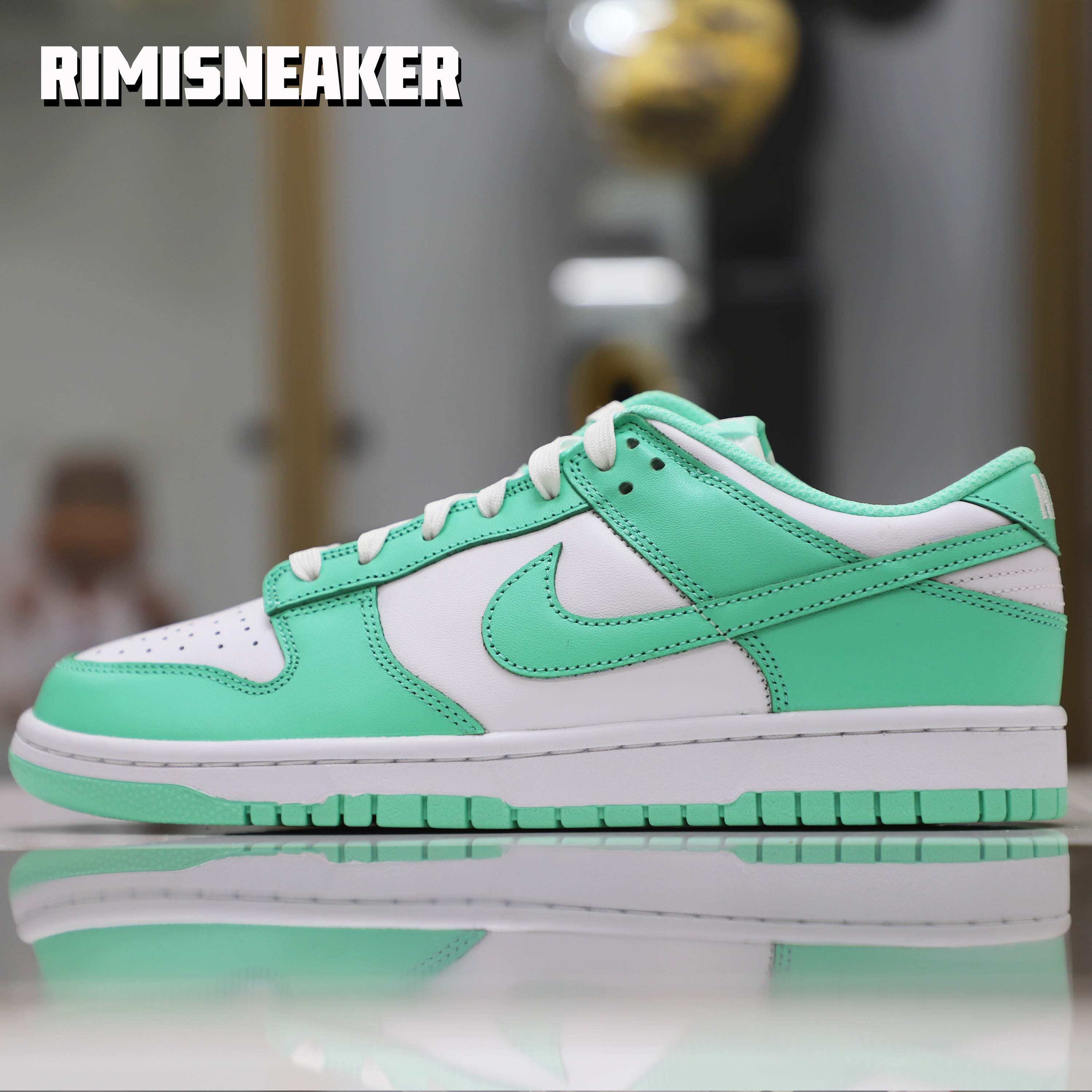 DUNK LOW GREEN GLOW