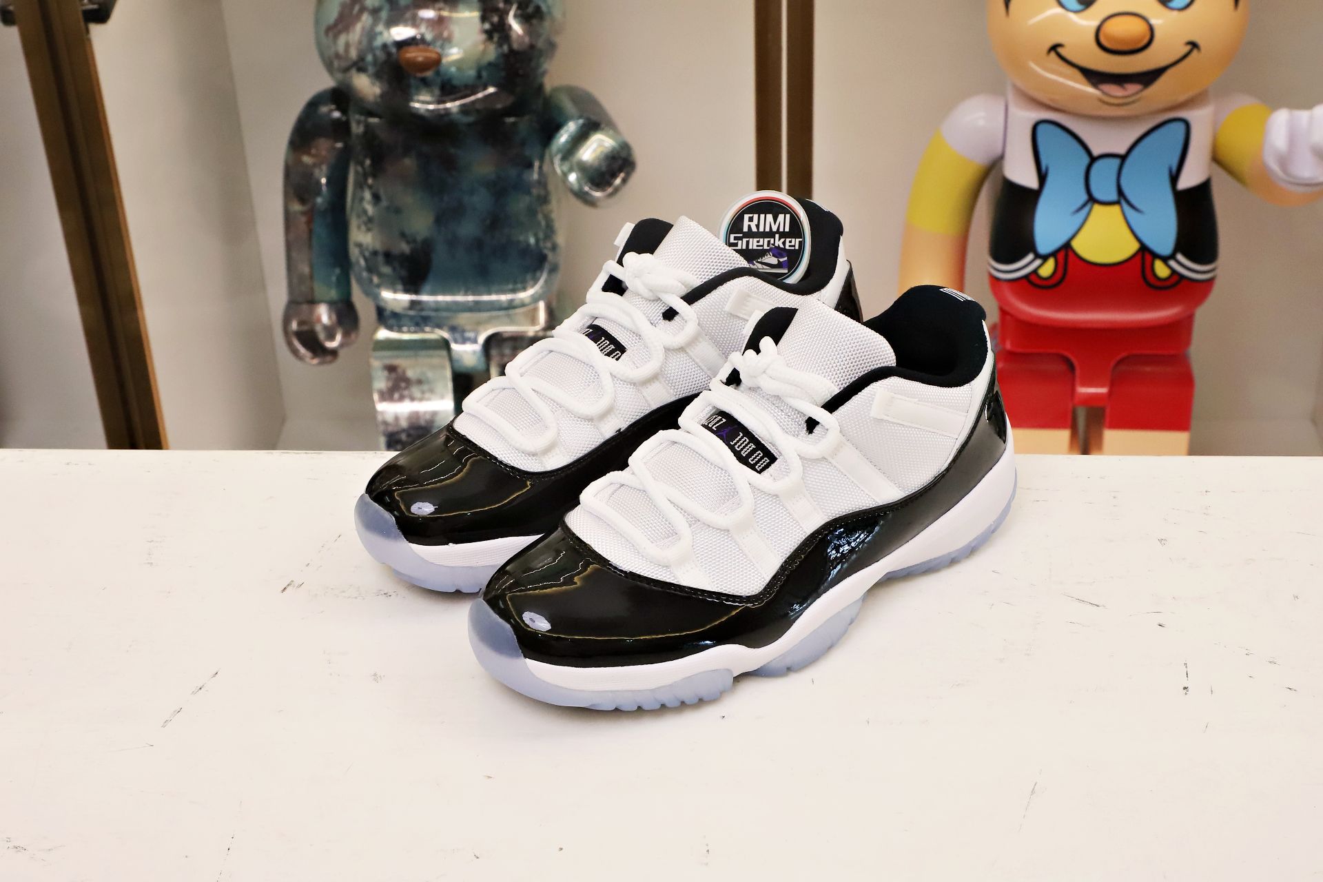 AIR JORDAN 11 RETRO LOW CONCORD