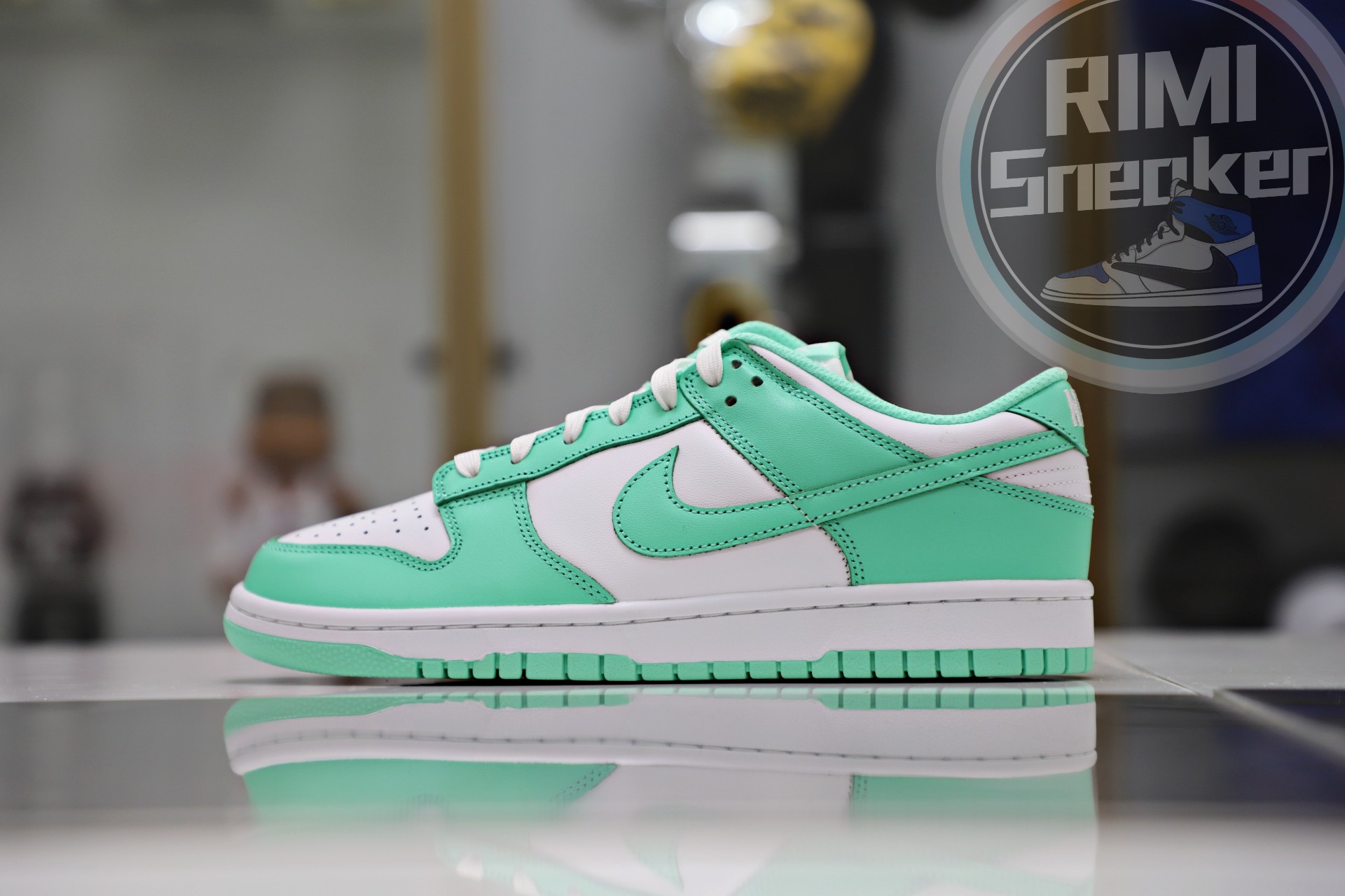 DUNK LOW GREEN GLOW