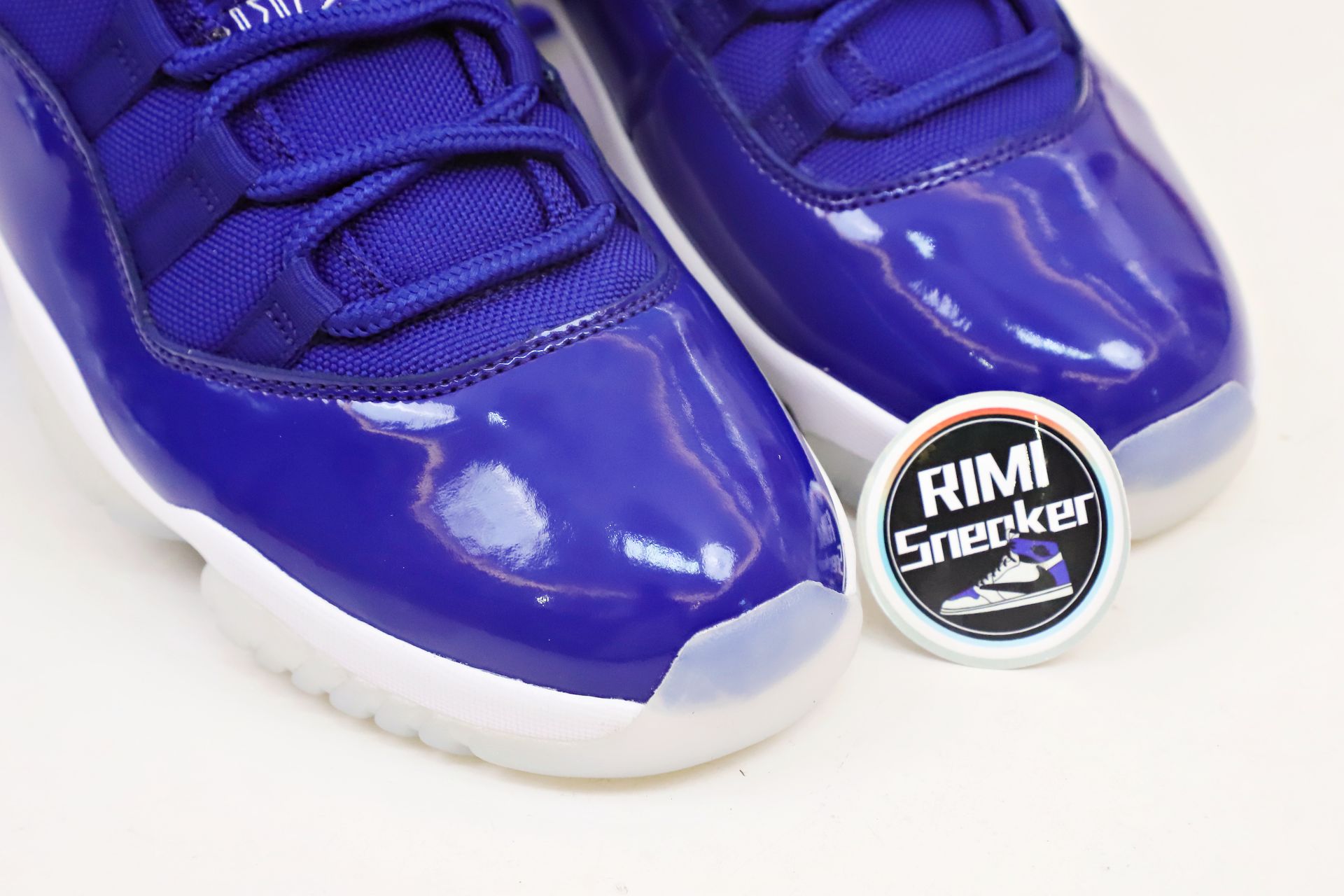 AIR JORDAN 11 ROYAL BLUE