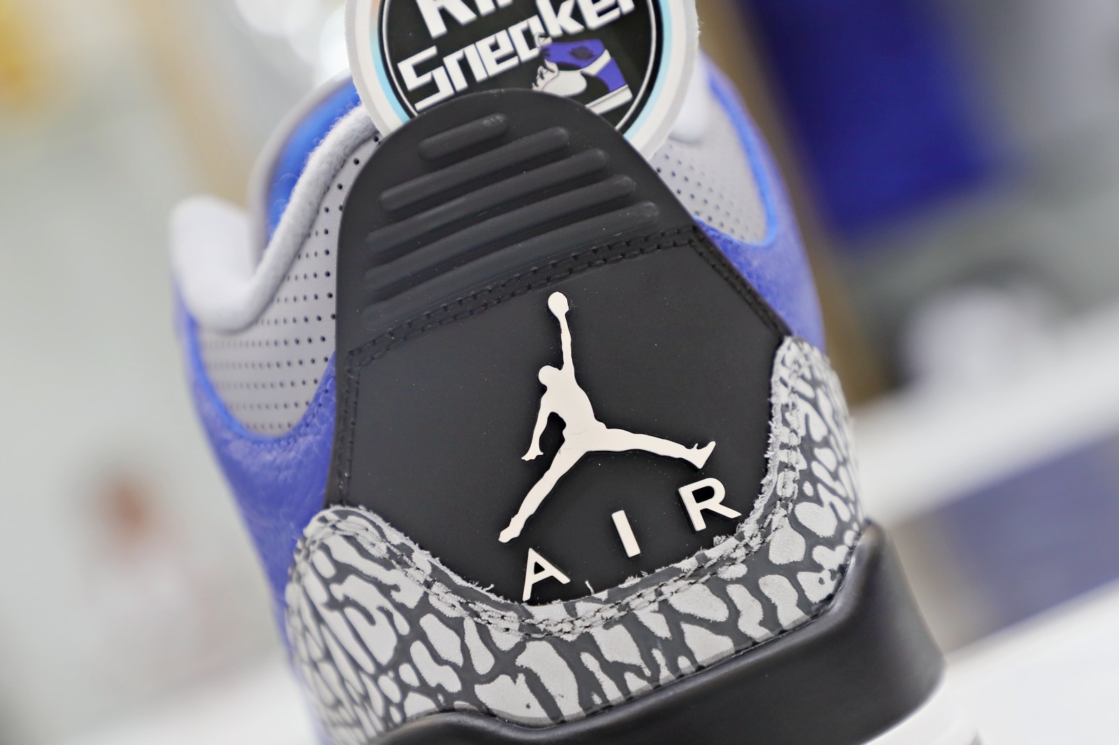 AIR JORDAN 3 RETRO BLUE CEMENT