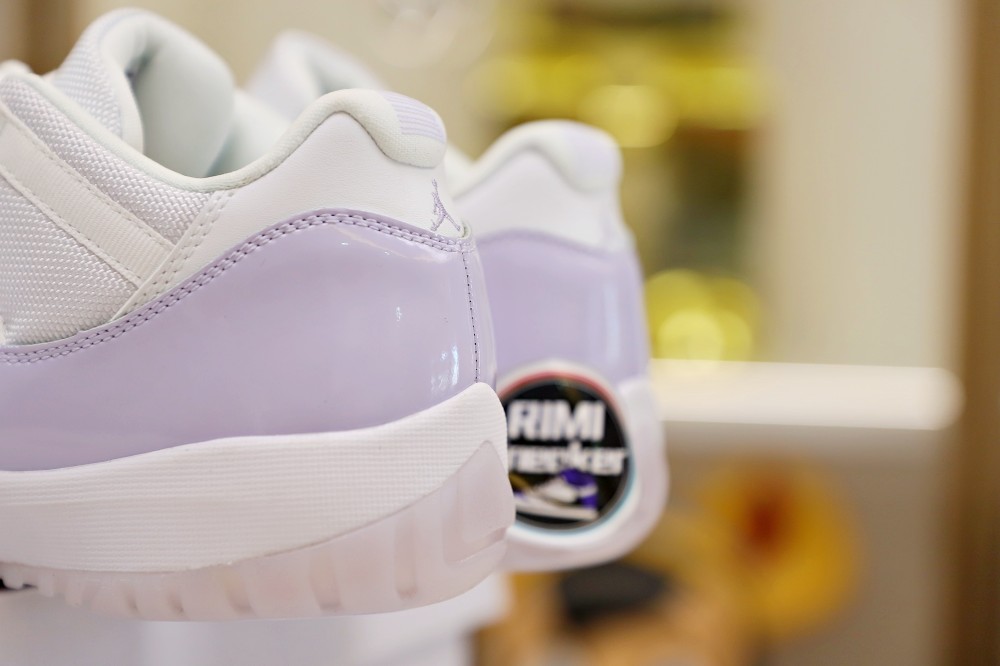 AIR JORDAN 11 LOW PURE VIOLET