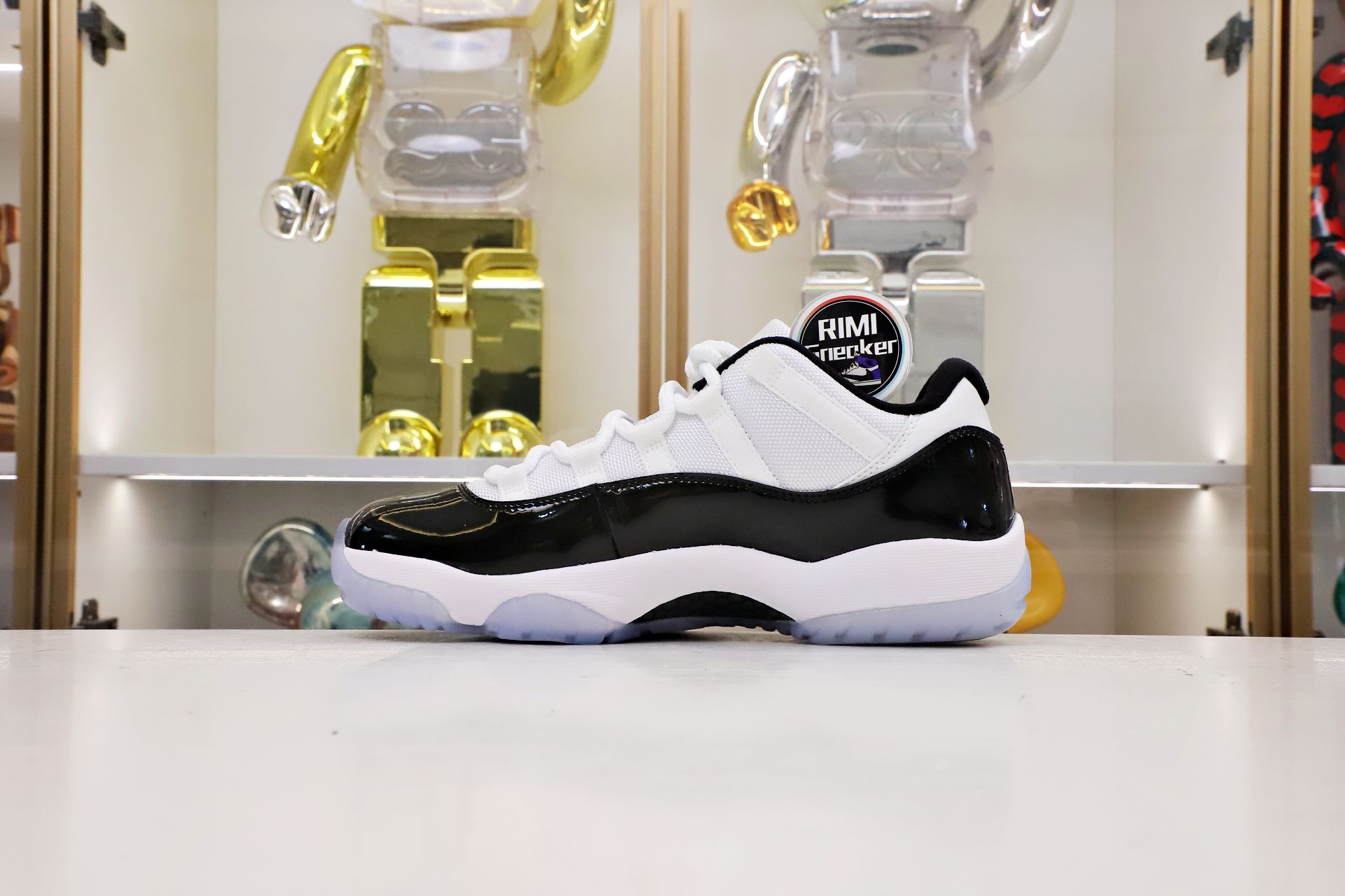 AIR JORDAN 11 RETRO LOW CONCORD