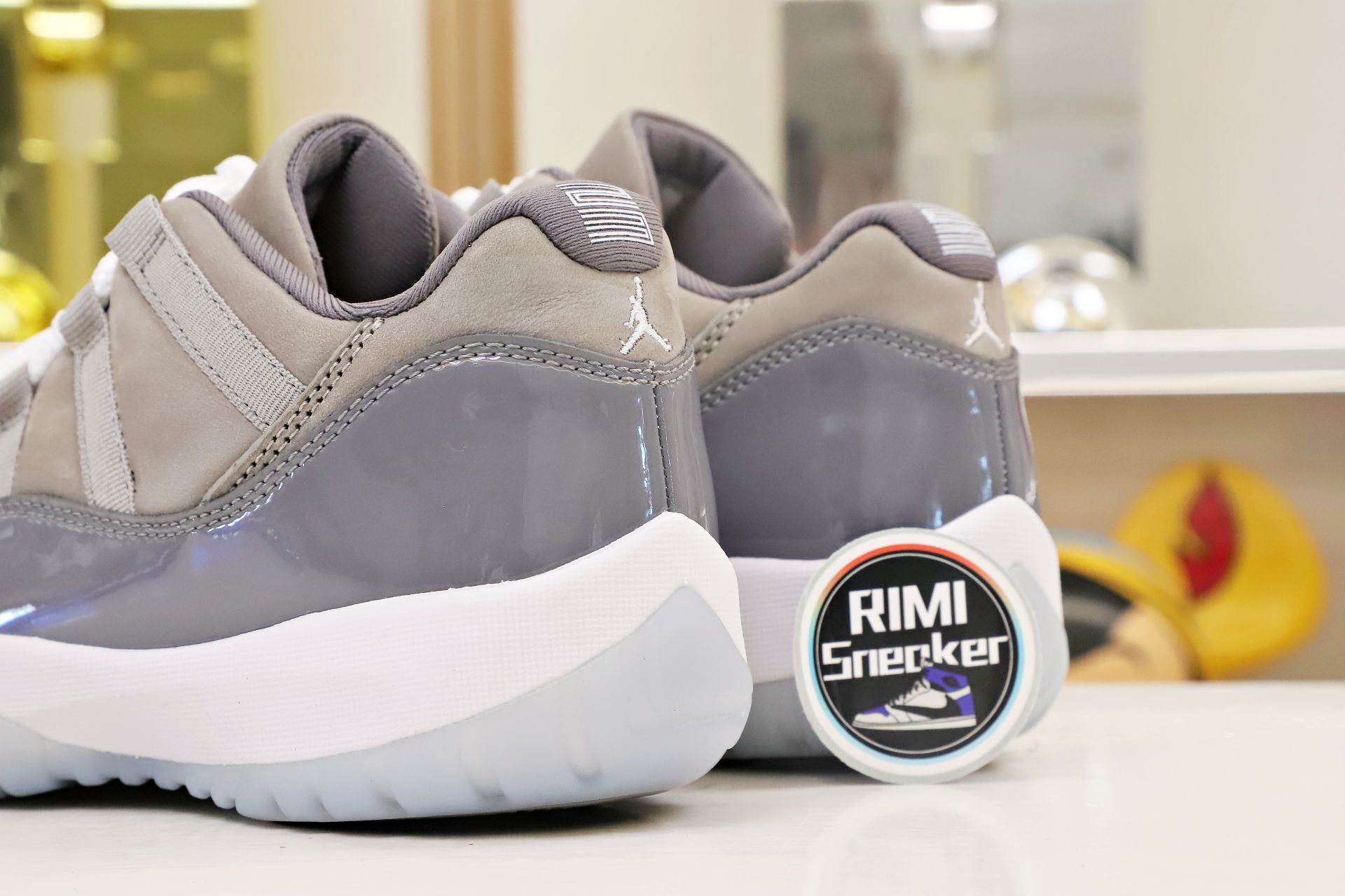 AIR JORDAN 11 RETRO LOW COOL GREY