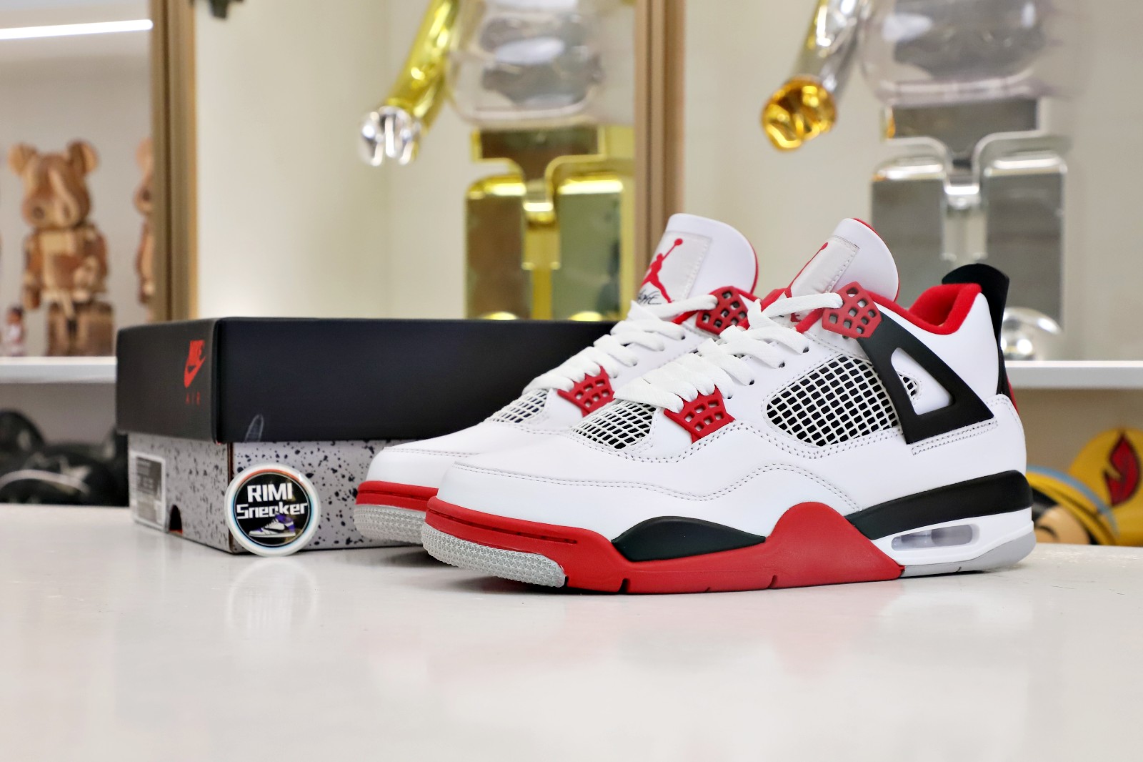 AIR JORDAN 4 RETRO 