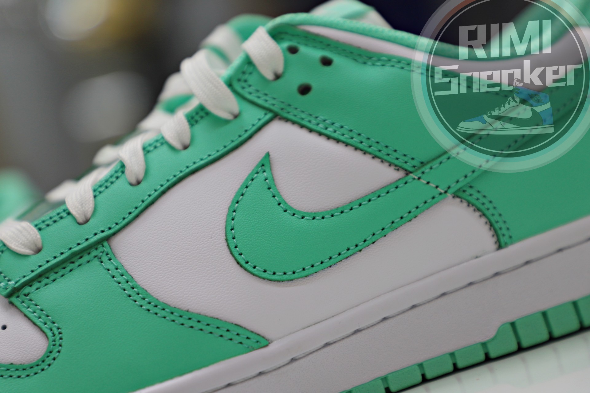 DUNK LOW GREEN GLOW