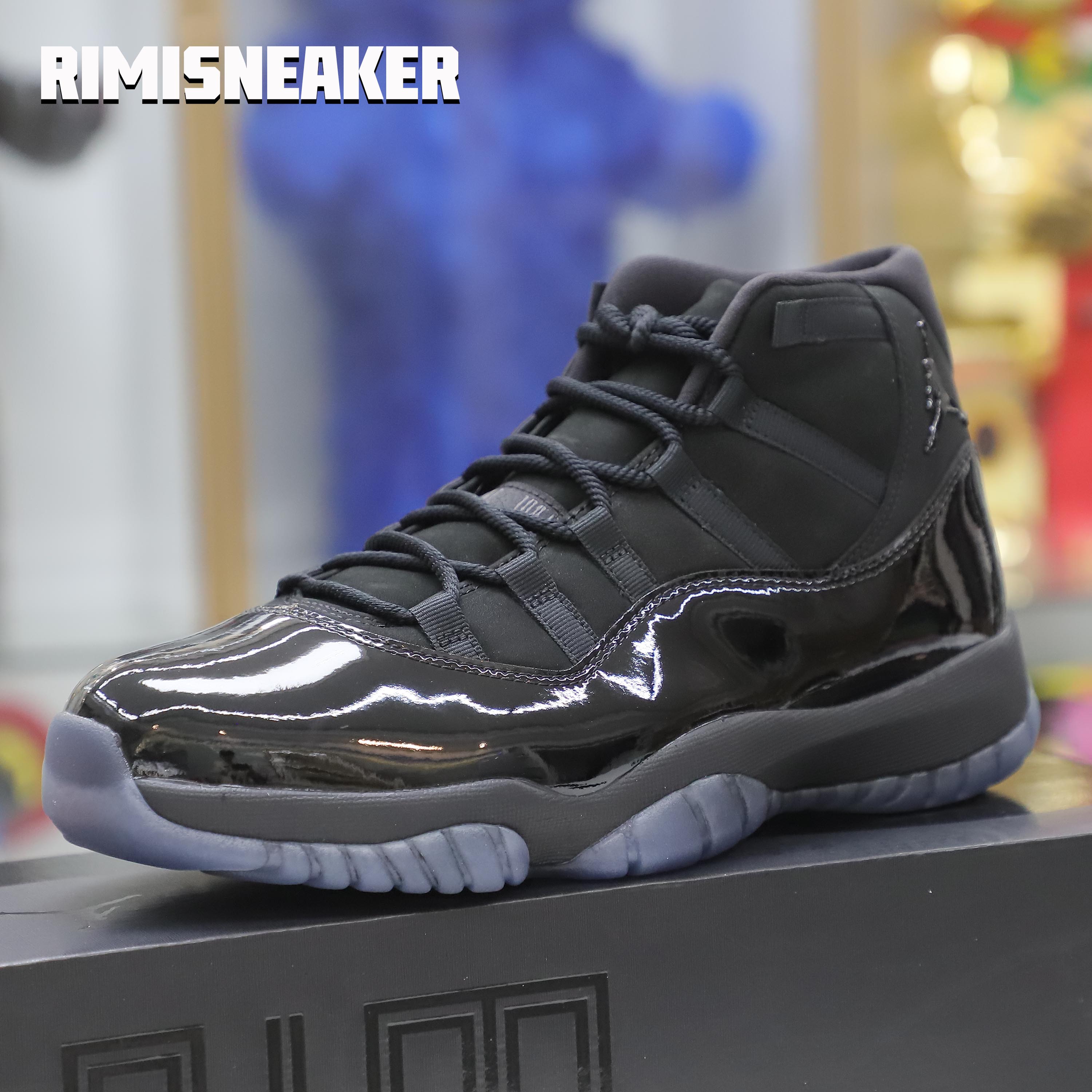 AIR JORDAN 11 RETRO ''CAP AND GOWN''